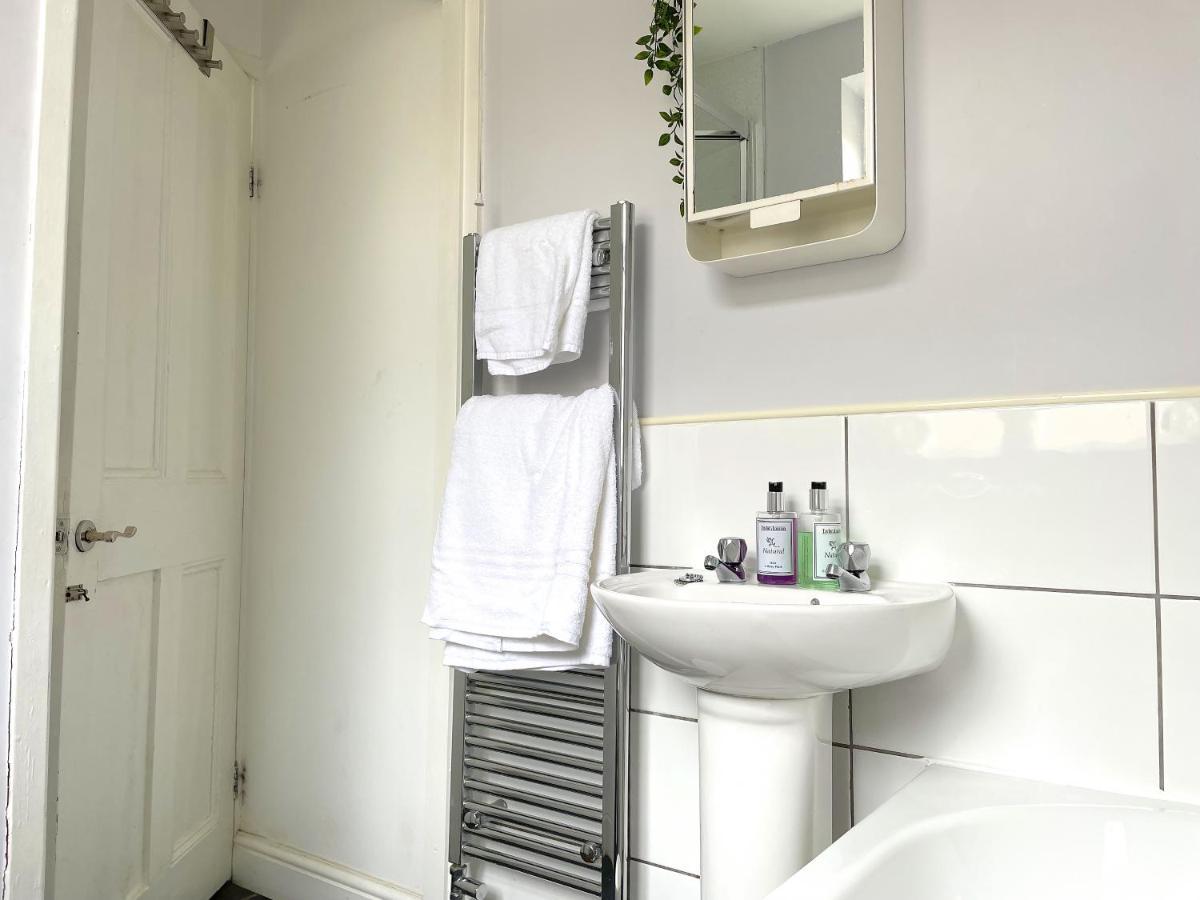 Holiday home The Racecourse - Quaint Victorian With Free Parking