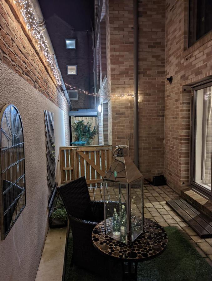 Apartment Staycation With Free Parking