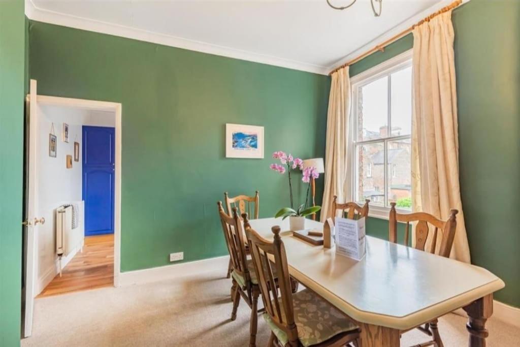 Apartment Lovely Spacious Home, 8mins Walk To Minster *