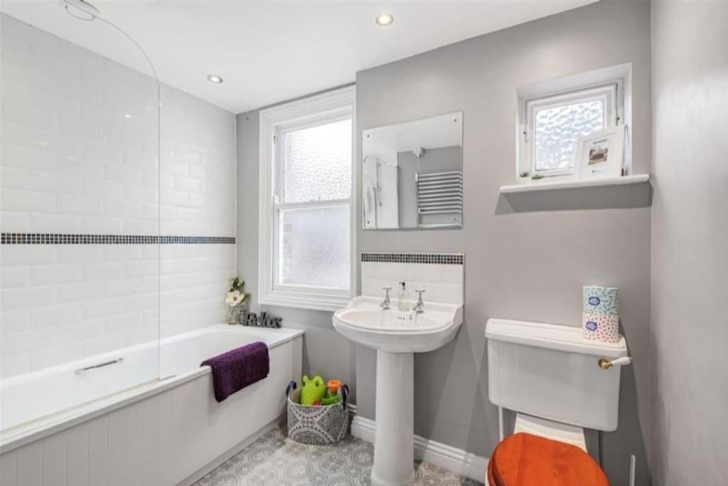 Apartment Lovely Spacious Home, 8mins Walk To Minster *