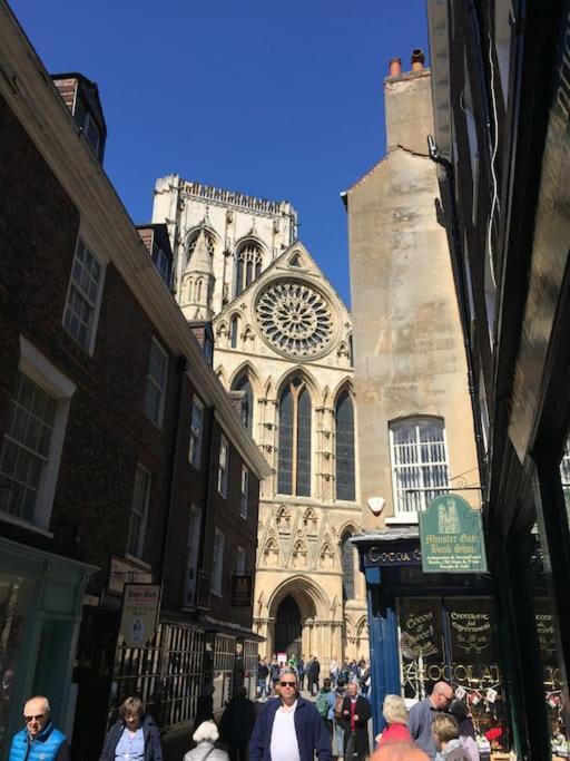 Apartment Lovely Spacious Home, 8mins Walk To Minster *