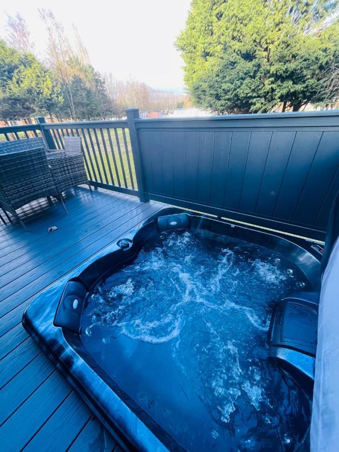 Silver Wood With Hot Tub