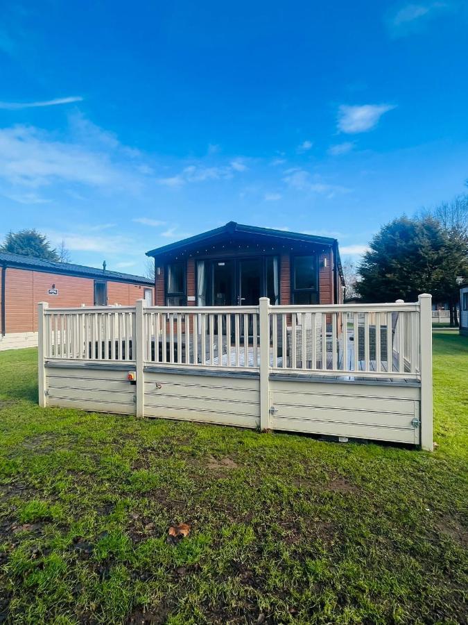 Springwood With Hot Tub Holiday home *