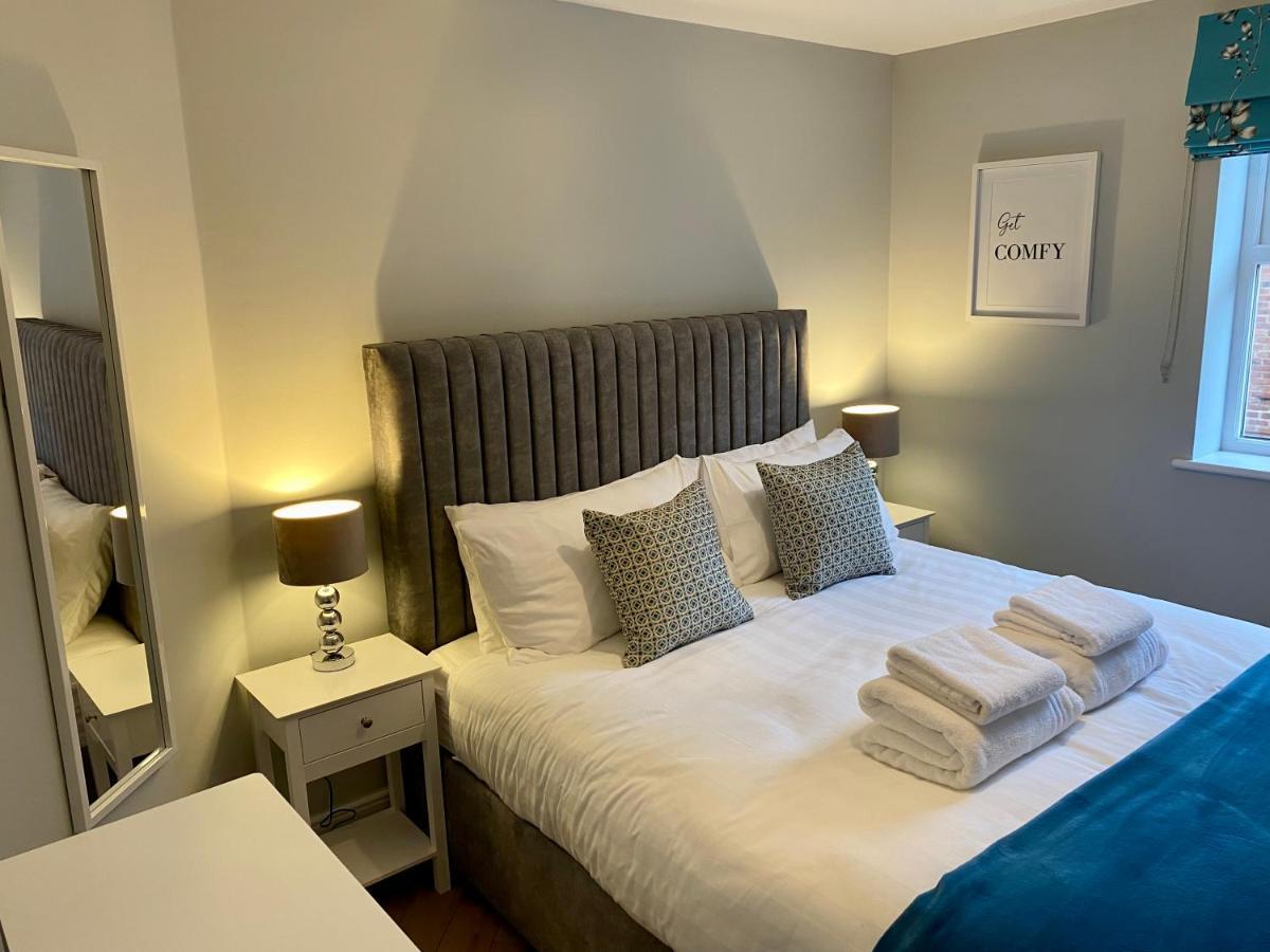 Luxury Riverside Centre *
