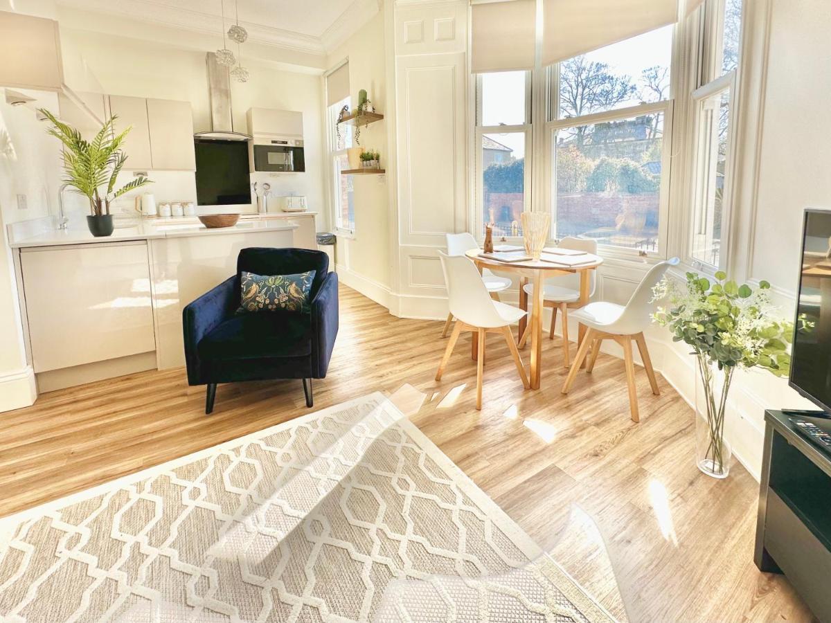 Apartment Clifford's Reach At Bluebridge Court With Free Parking York