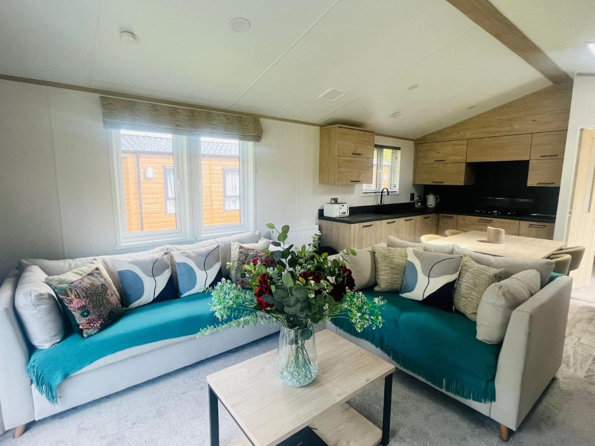 Silver Wood With Hot Tub
