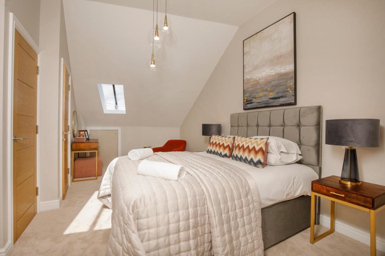 Crescent Court Modern And Luxurious York