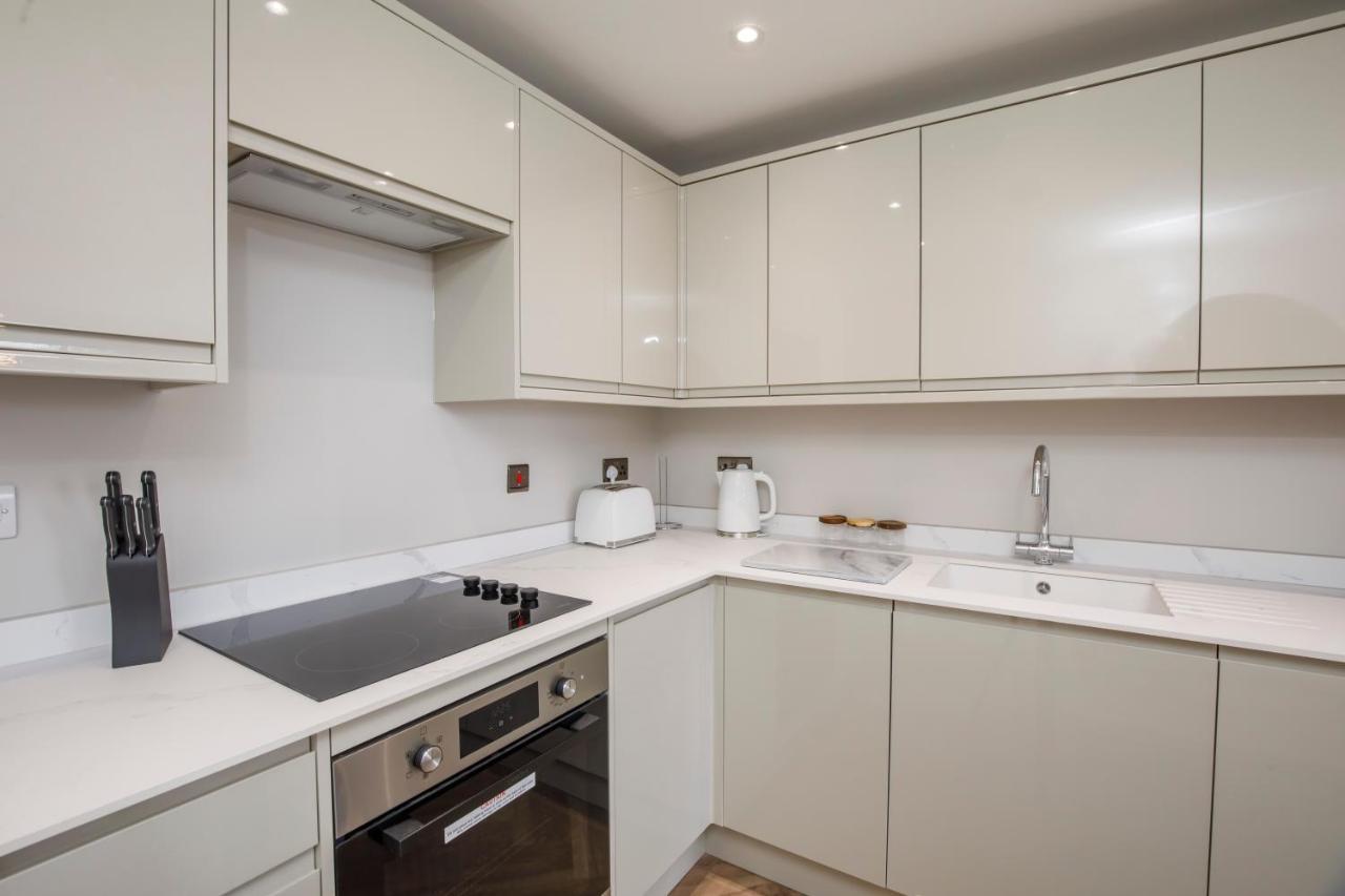 Crescent Court Modern And Luxurious *