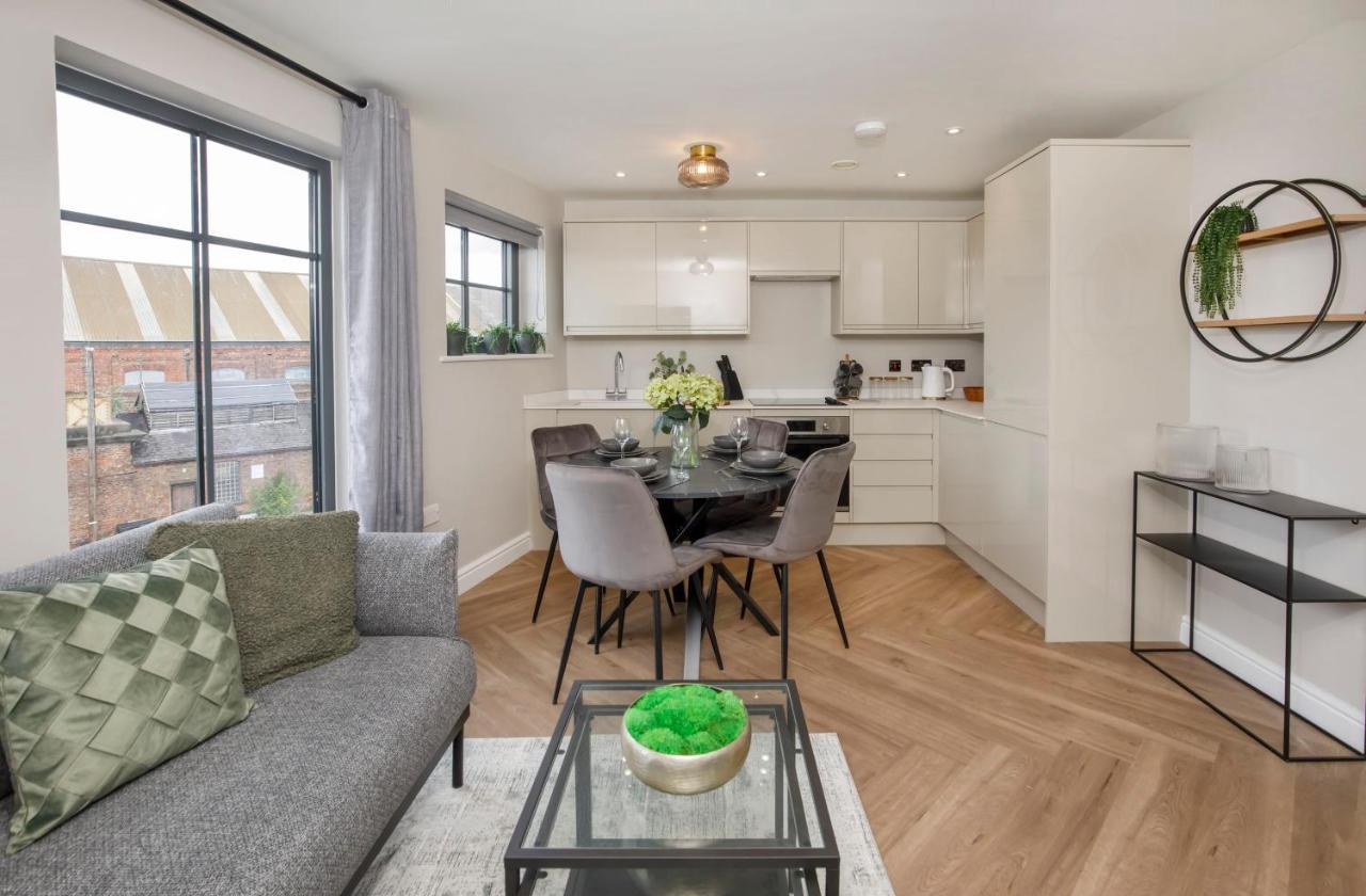 Crescent Court Modern And Luxurious *