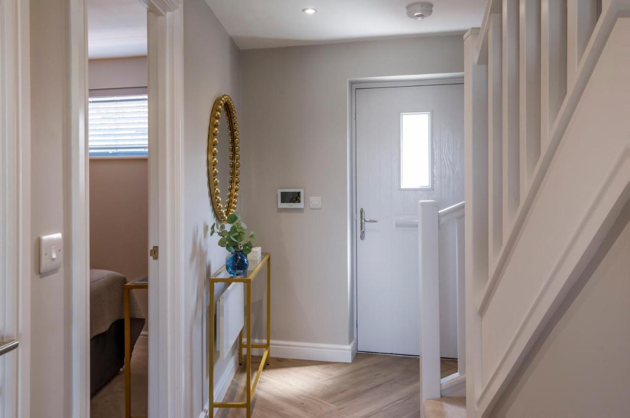 Crescent Court Modern And Luxurious Apartment York