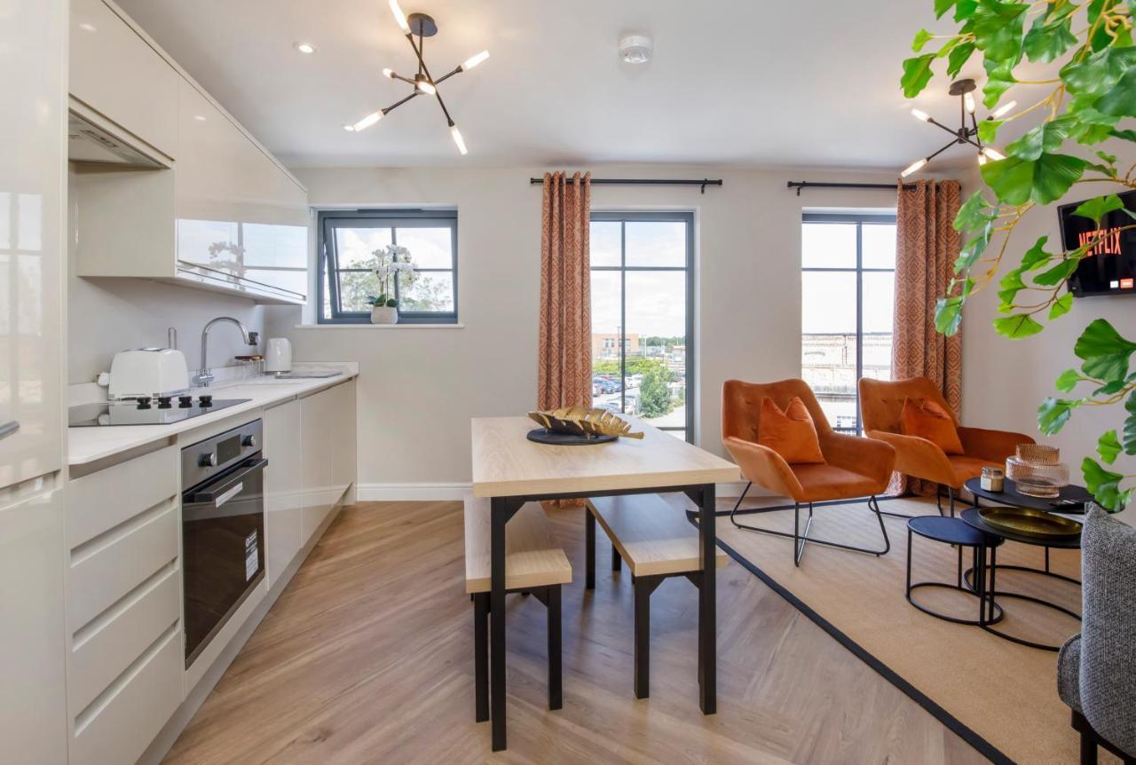 Crescent Court Modern And Luxurious Apartment