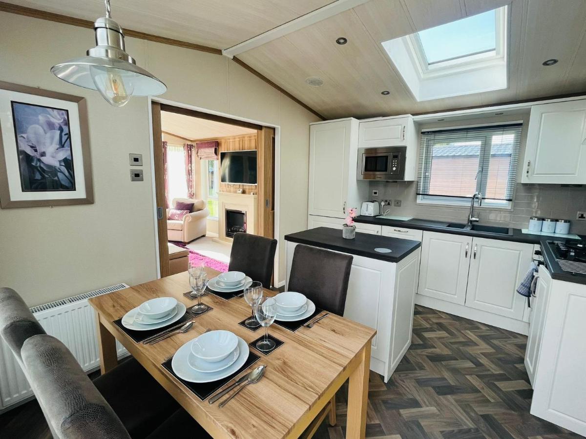 Holiday home Bakers With Hot Tub *