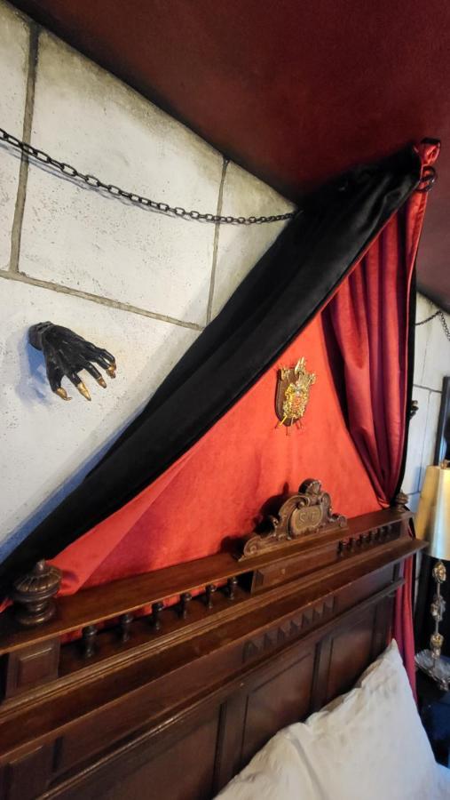 Transylvania House *