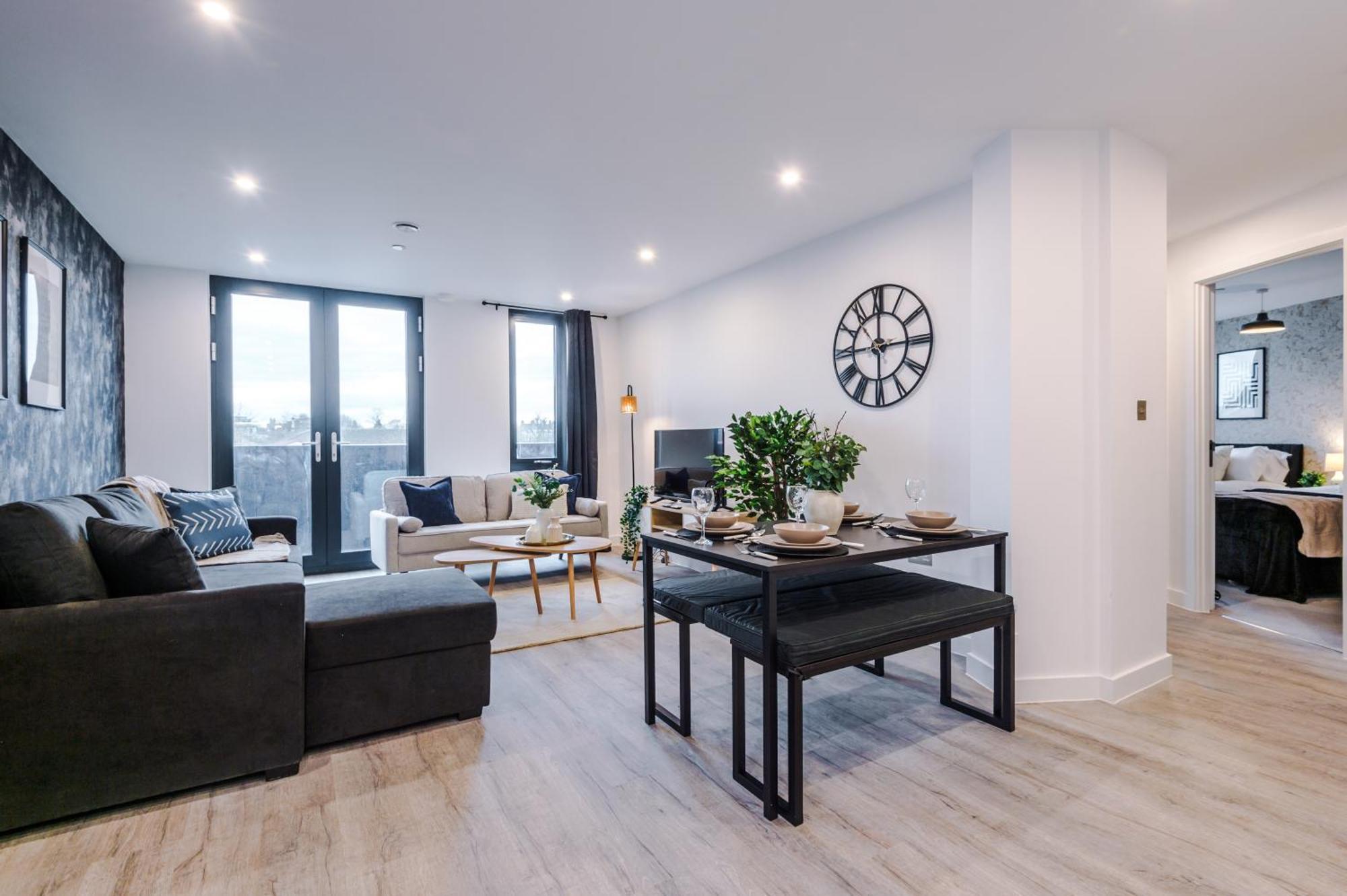 Icona 2 Apartment, With Free Onsite Gym And Secure Parking Apartment *