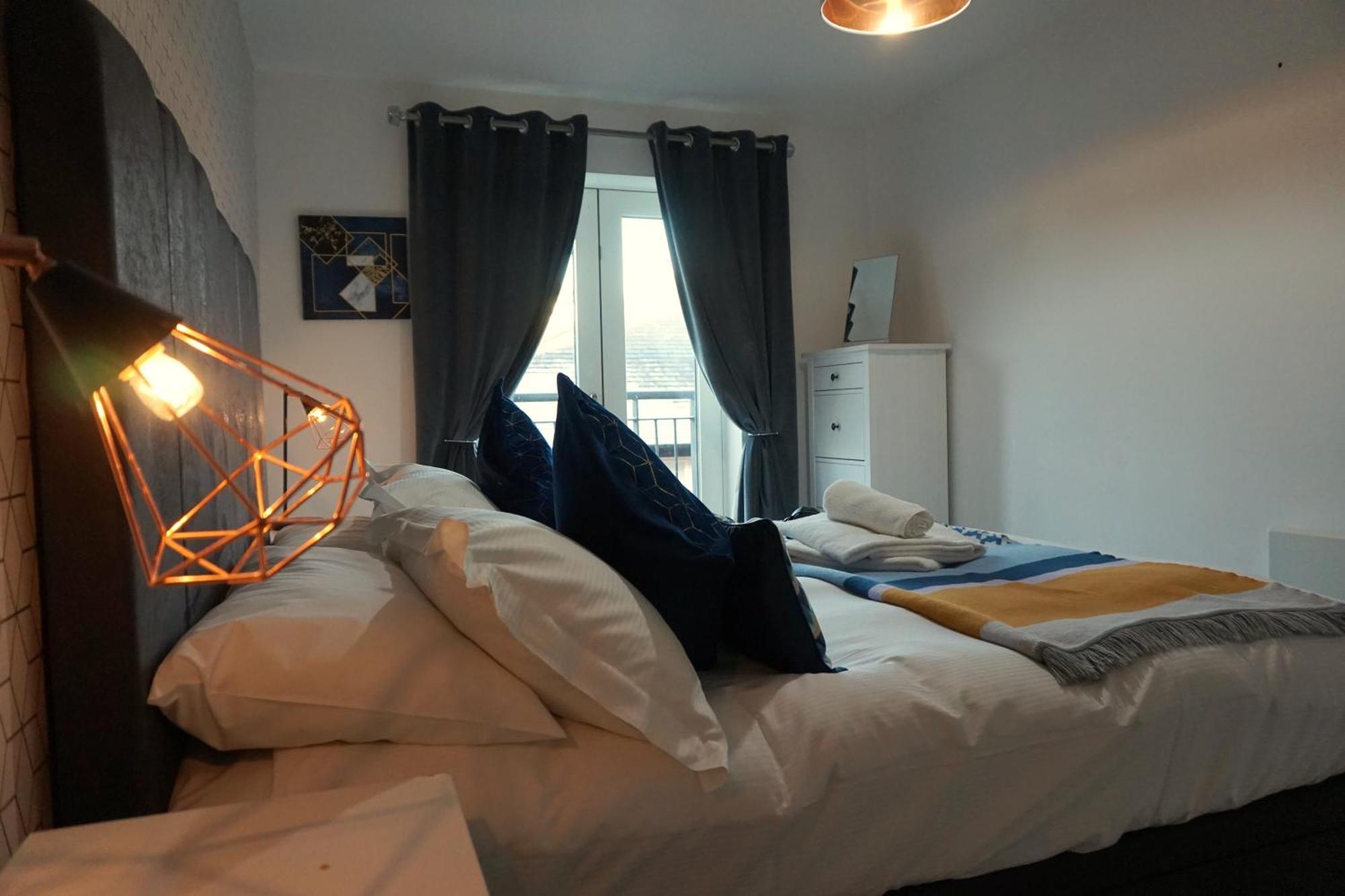 Domus, With Free Secure Parking On Site Apartment York