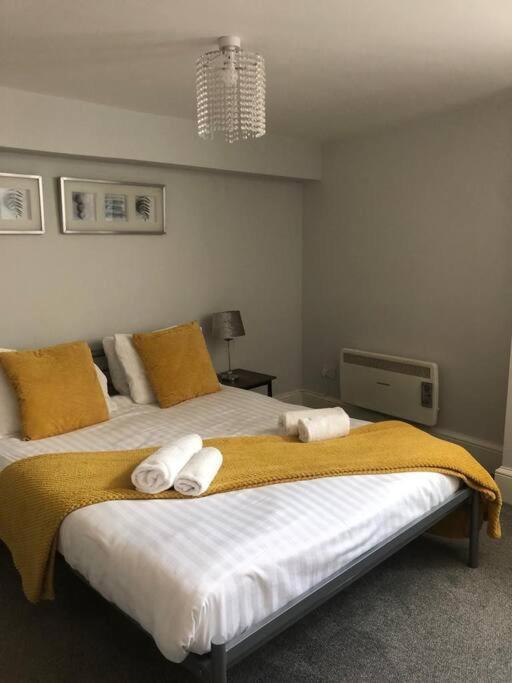The Stuart - Spacious, Affordable, Centre *