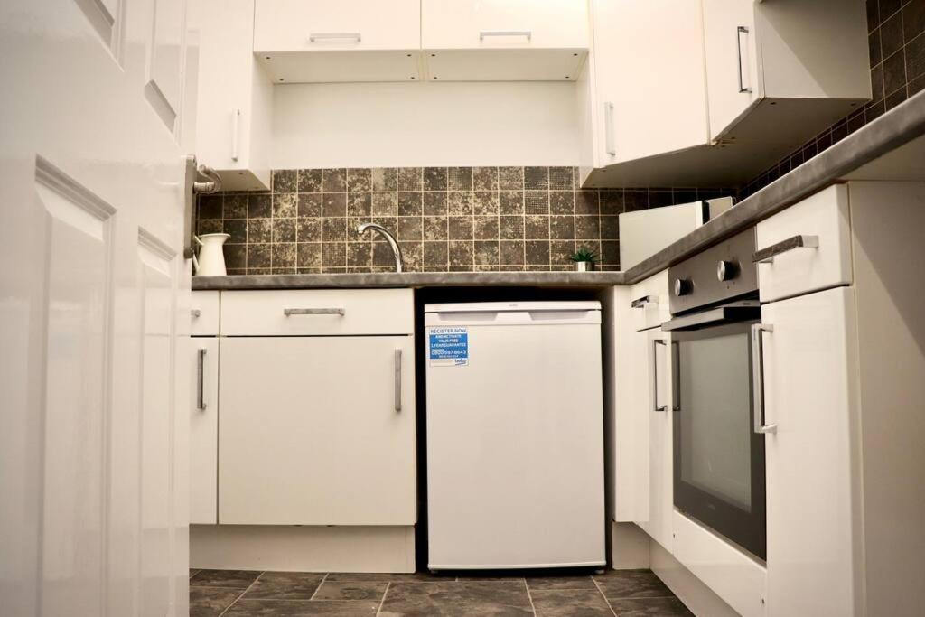 The Stuart - Spacious, Affordable, Centre Apartment York
