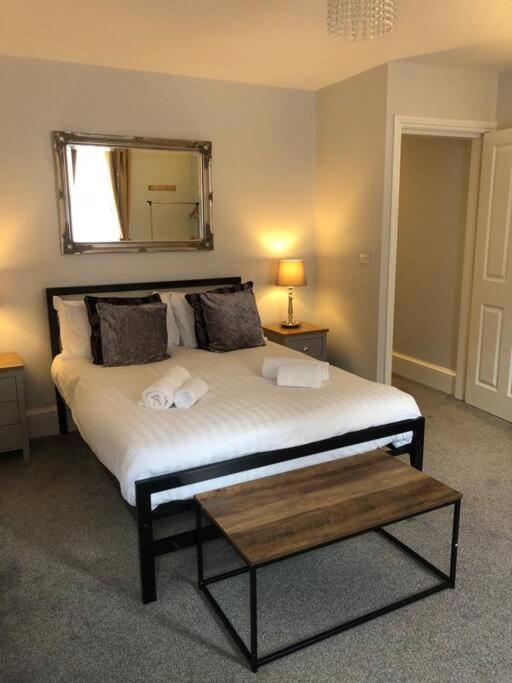 The Stuart - Spacious, Affordable, Centre Apartment York