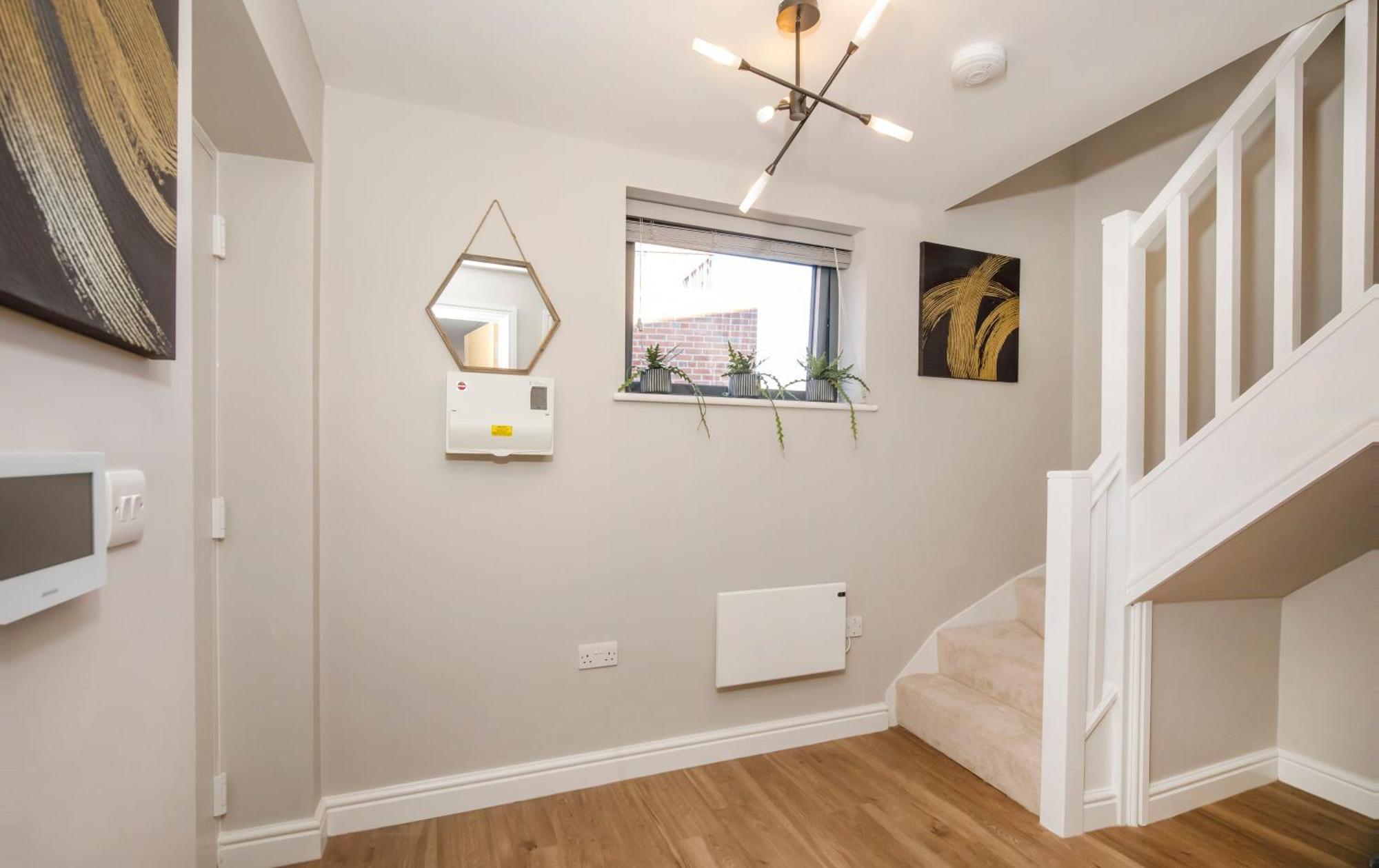 Crescent Court Modern And Luxurious Apartment