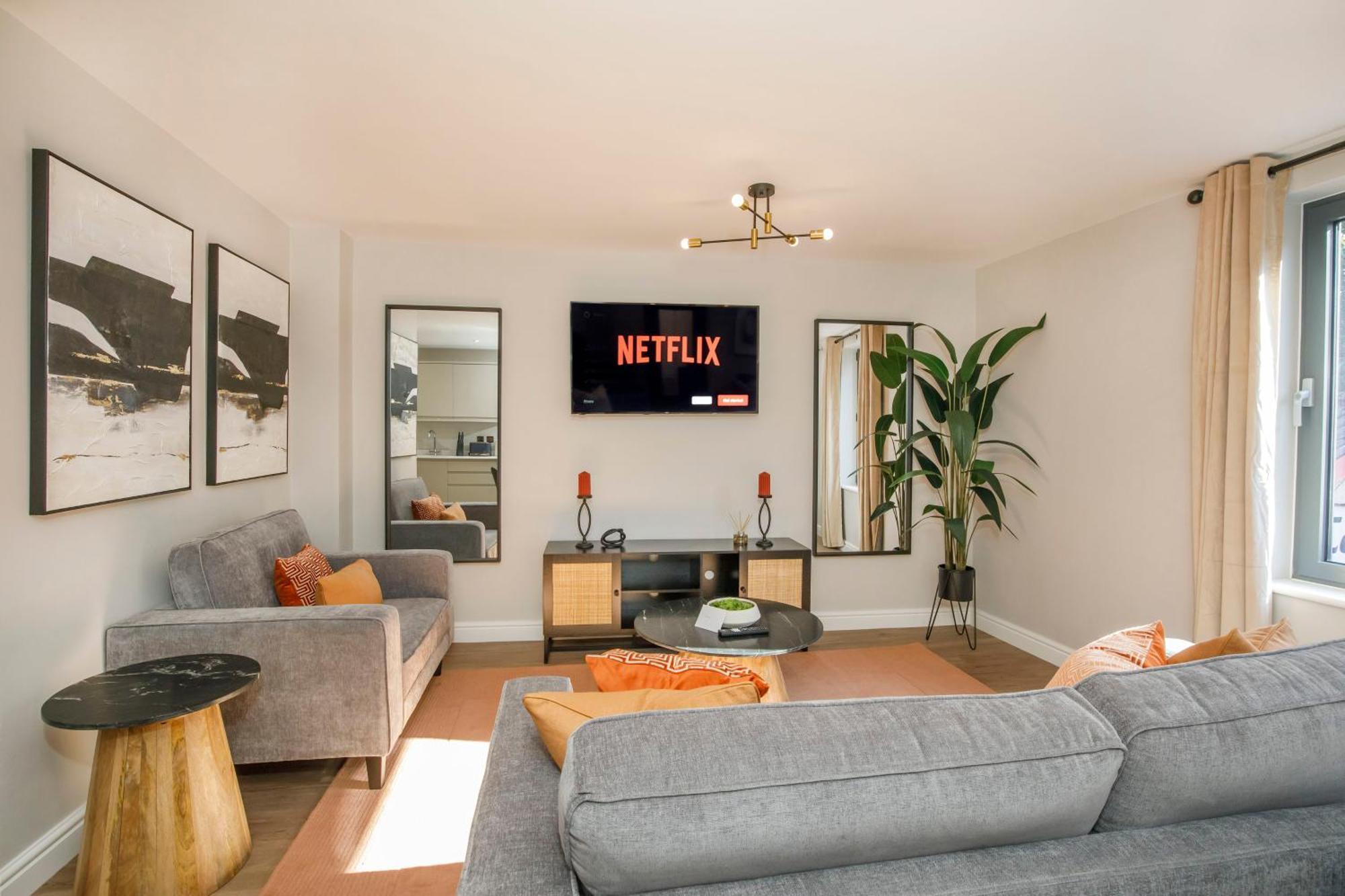 Crescent Court Modern And Luxurious Apartment *