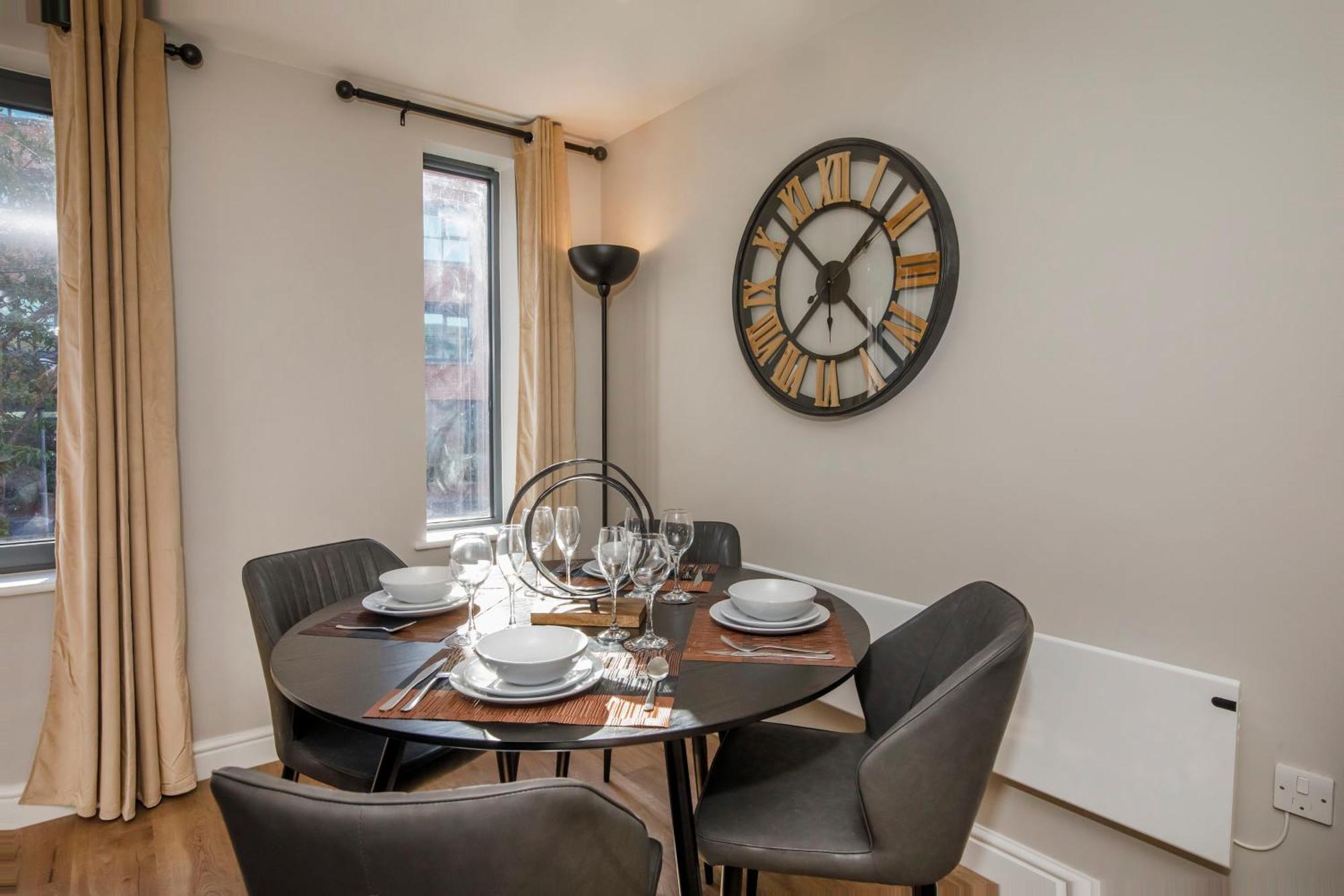 Apartment Crescent Court Modern And Luxurious *
