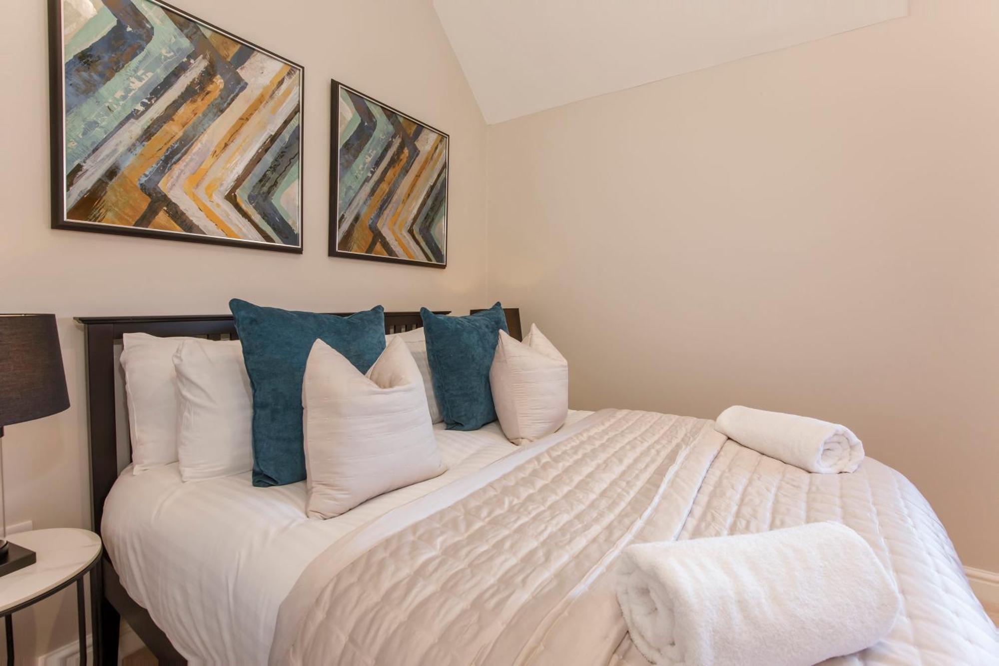 Crescent Court Modern And Luxurious Apartment *