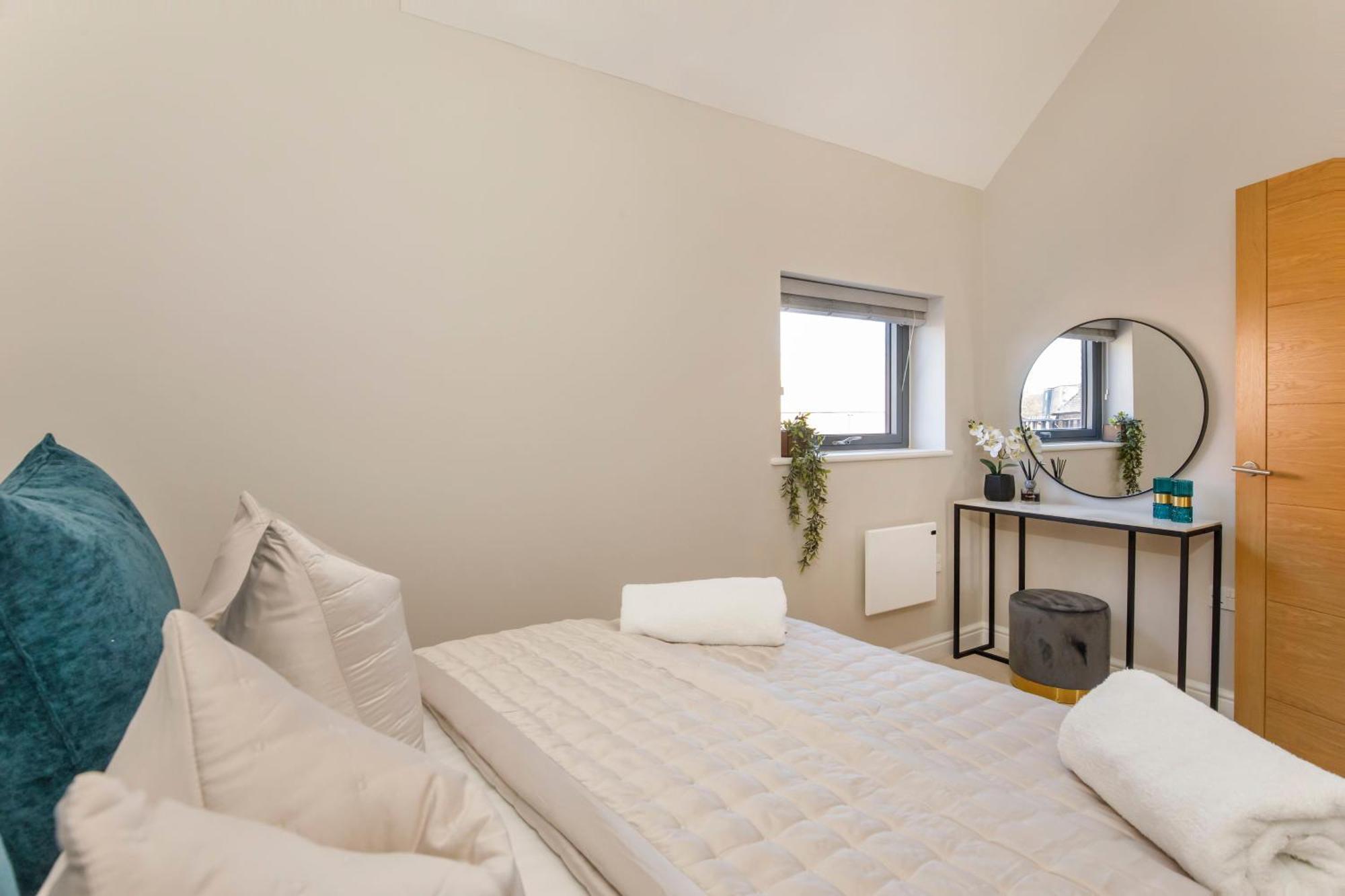Crescent Court Modern And Luxurious Apartment York