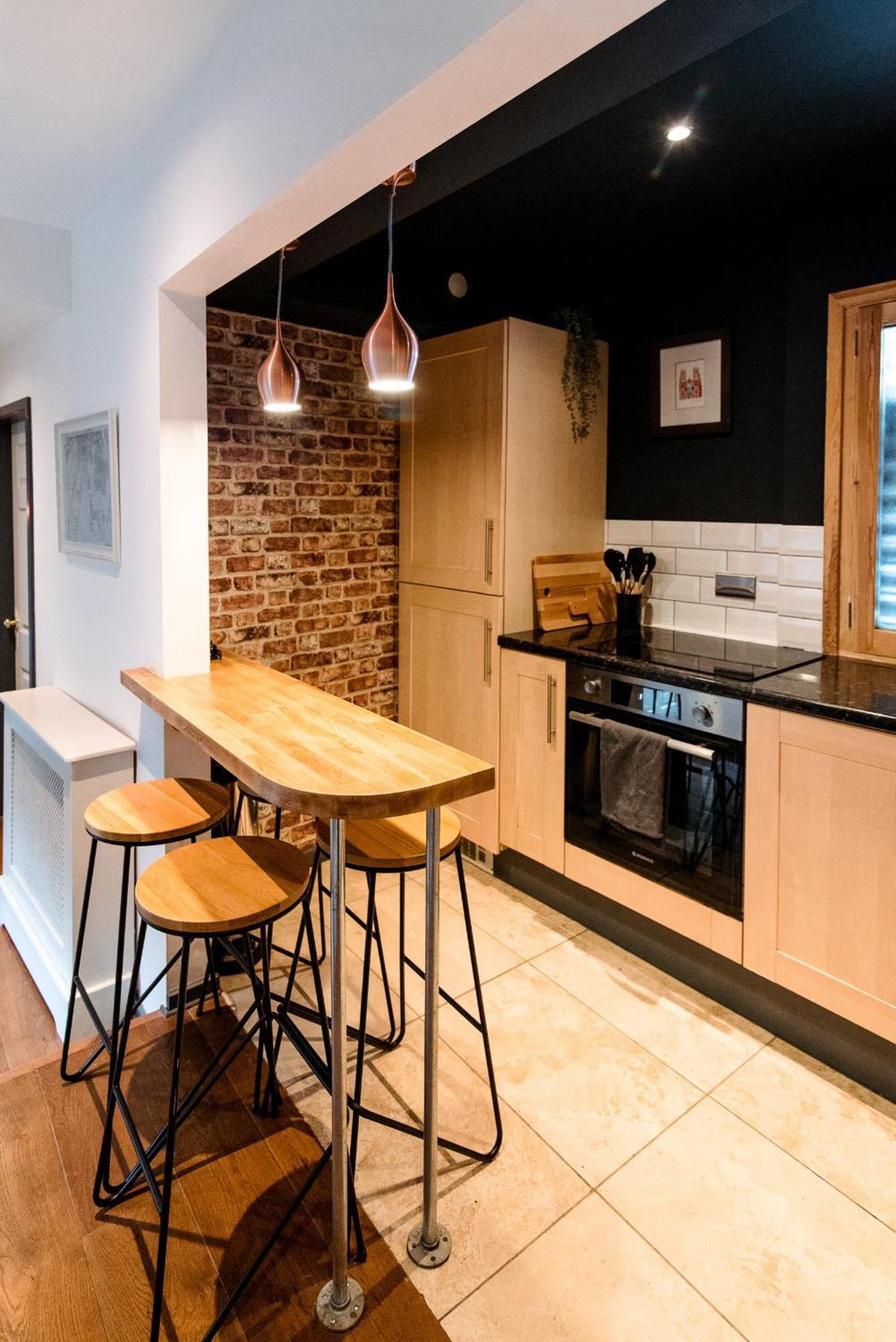 Apartment Unique, Stylish And Secluded Home, With Parking In The Heart Of Historic
