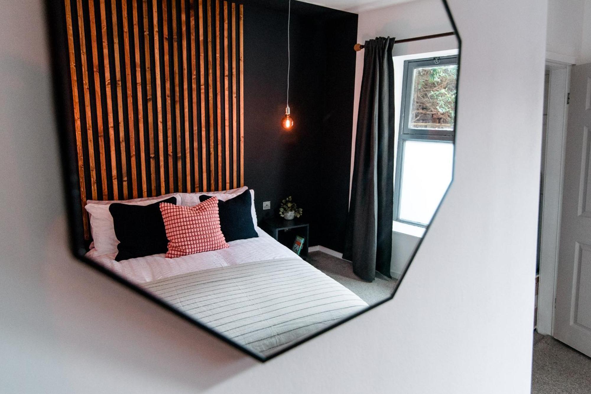 Apartment Unique, Stylish And Secluded Home, With Parking In The Heart Of Historic York