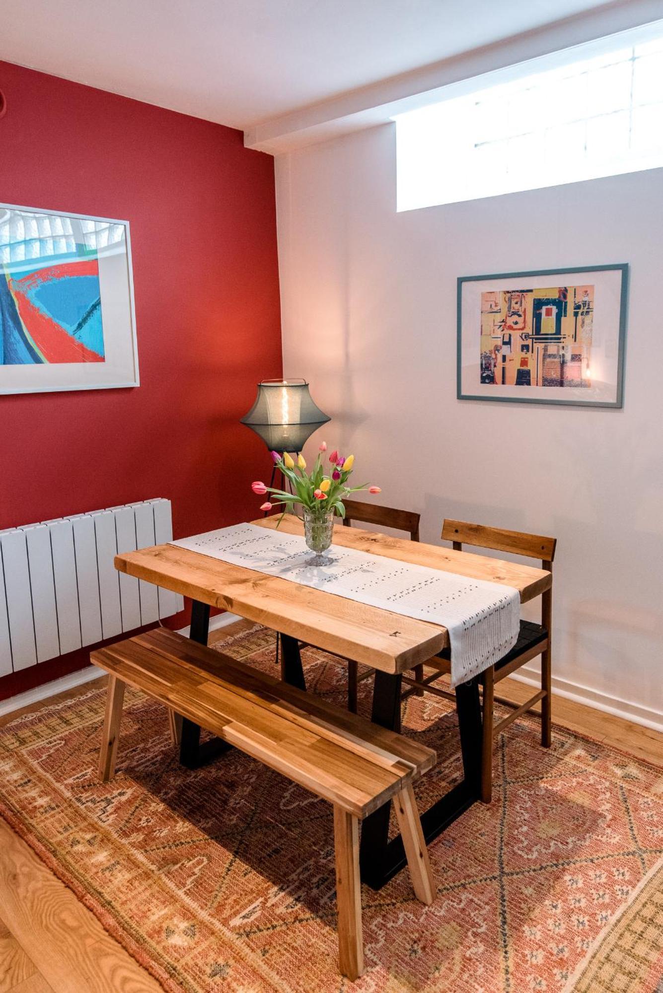 Unique, Stylish And Secluded Home, With Parking In The Heart Of Historic Apartment *