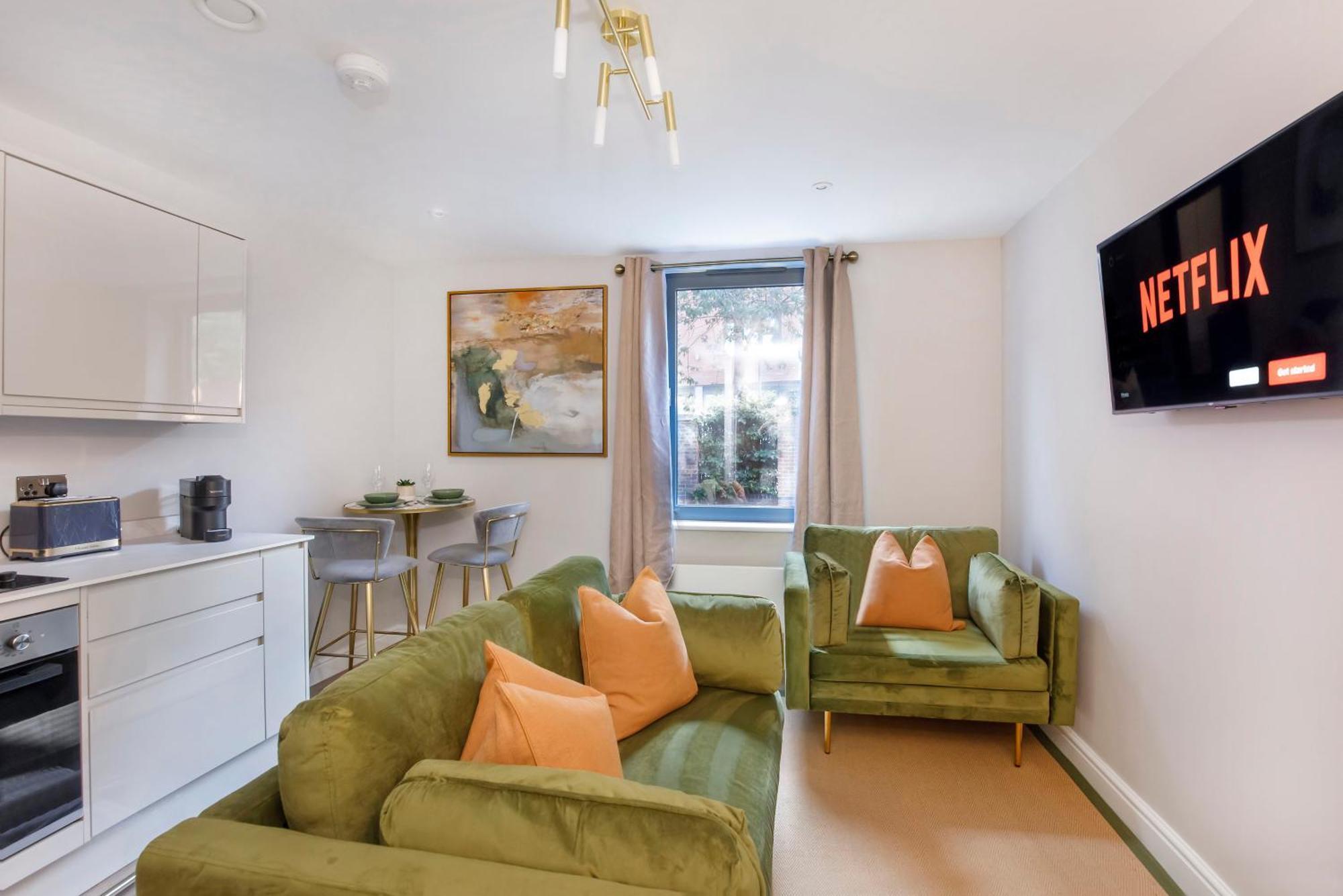 Crescent Court Modern And Luxurious Apartment York
