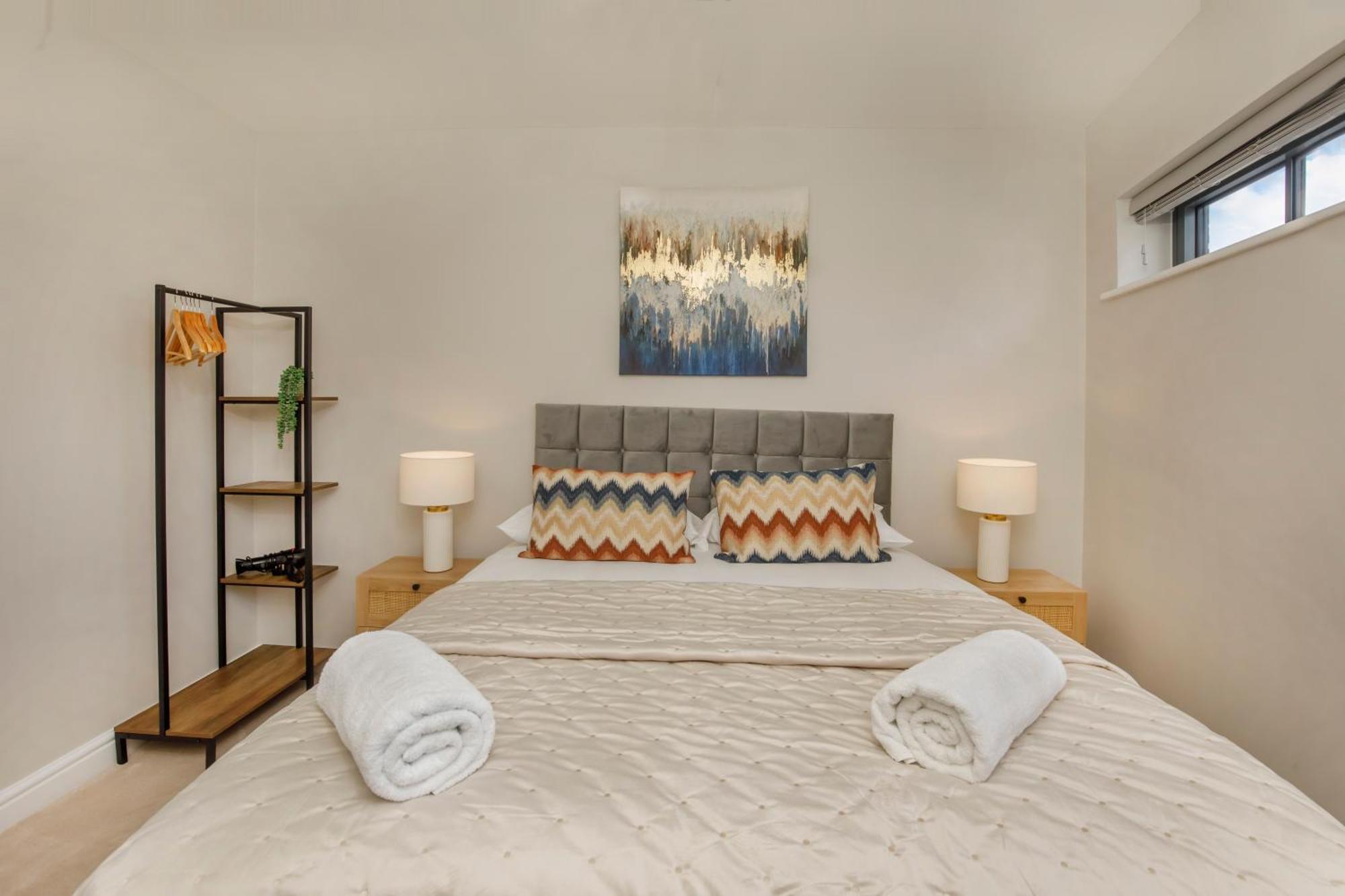 Crescent Court Modern And Luxurious Apartment York