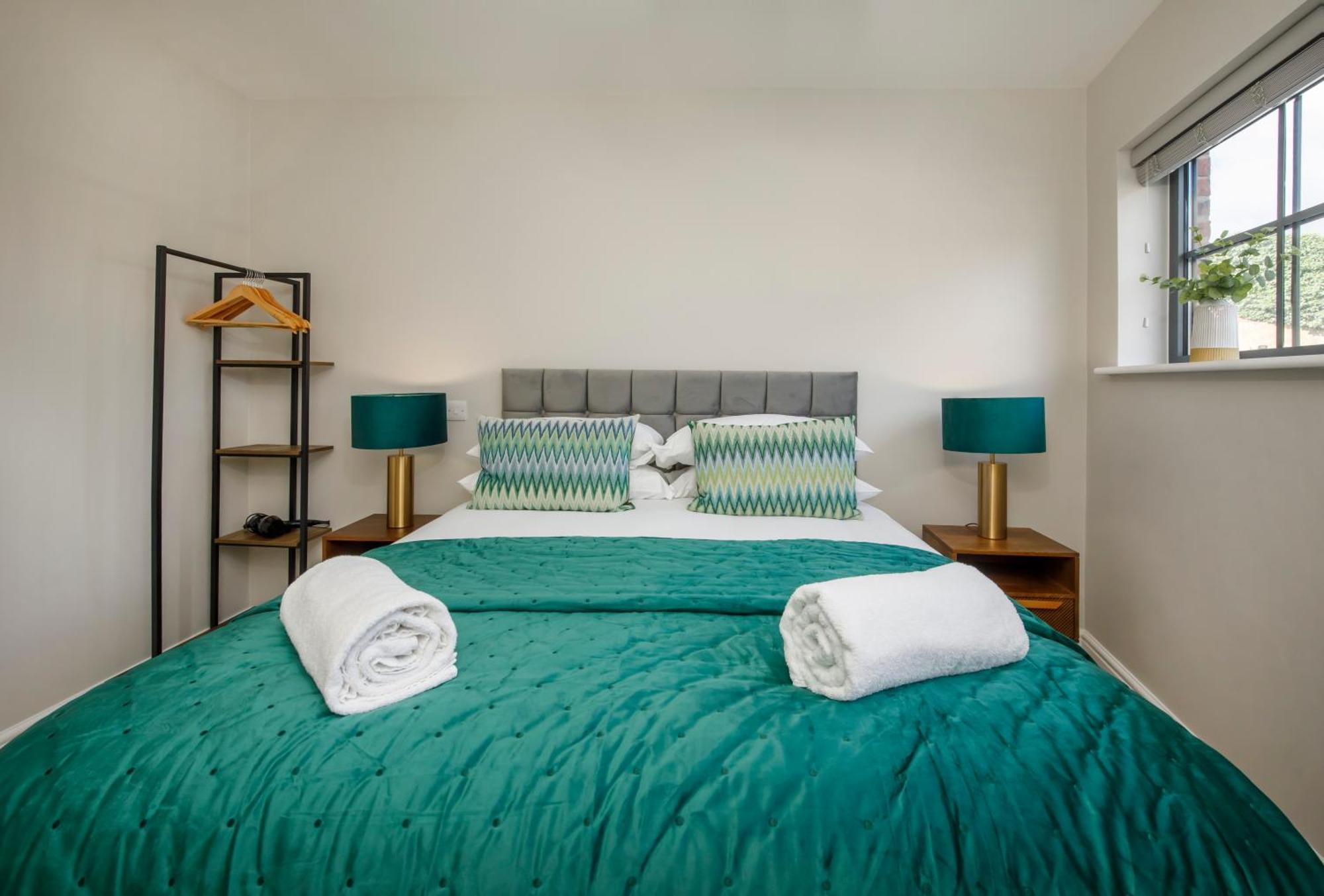 Apartment Crescent Court Modern And Luxurious