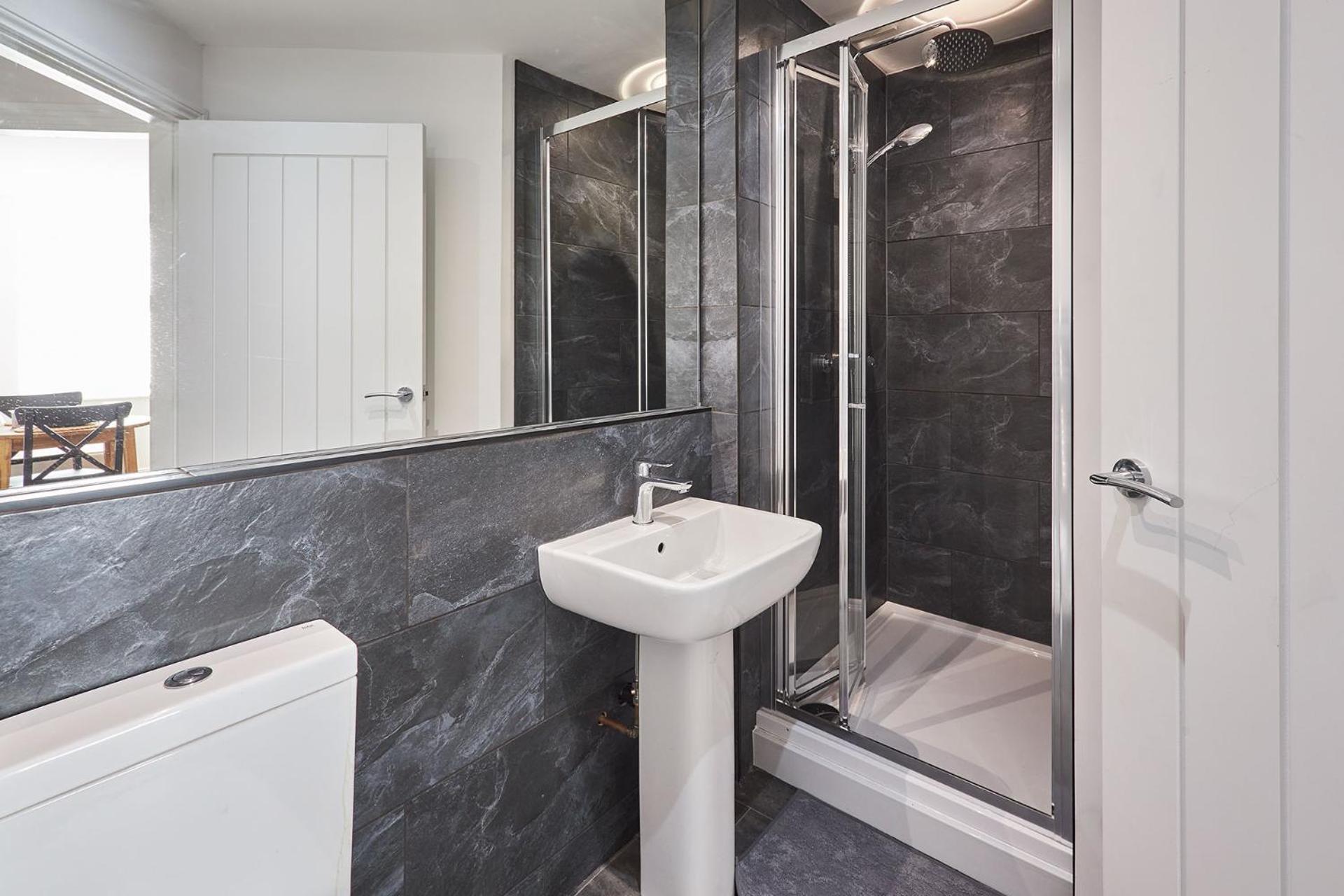 Apartment Host & - Fourth Avenue *
