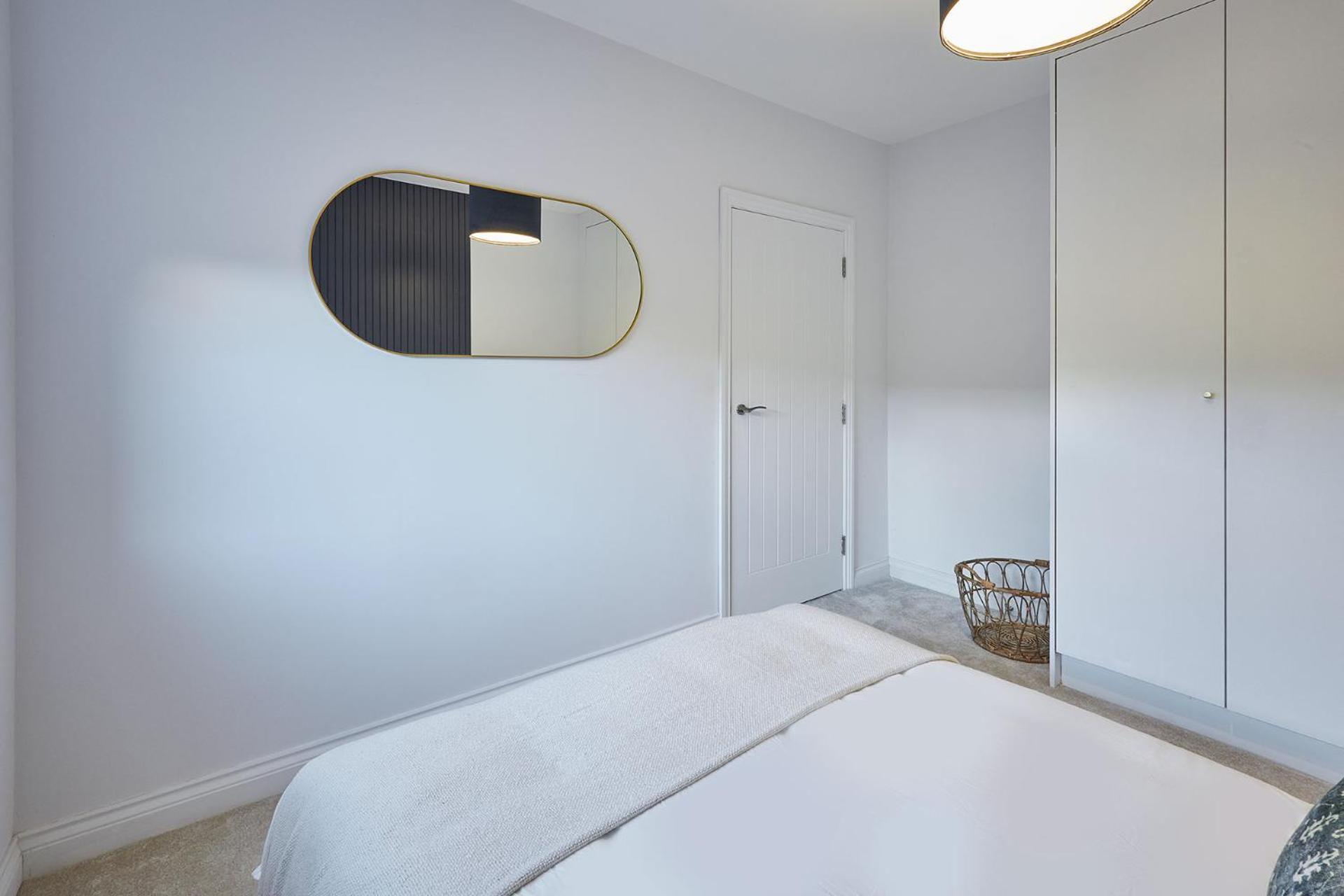 Host & - Fourth Avenue Apartment *