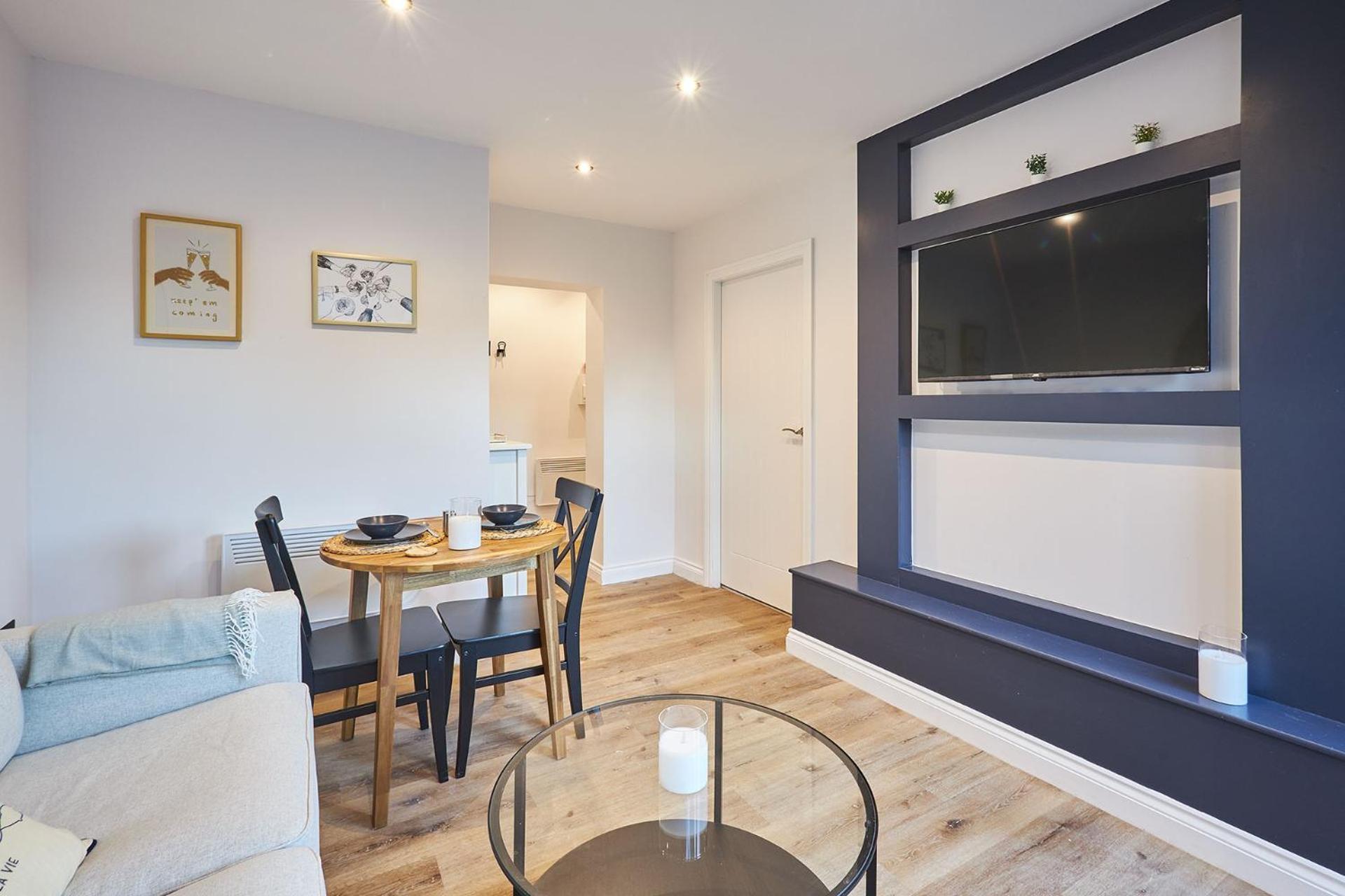 Host & - Fourth Avenue Apartment *