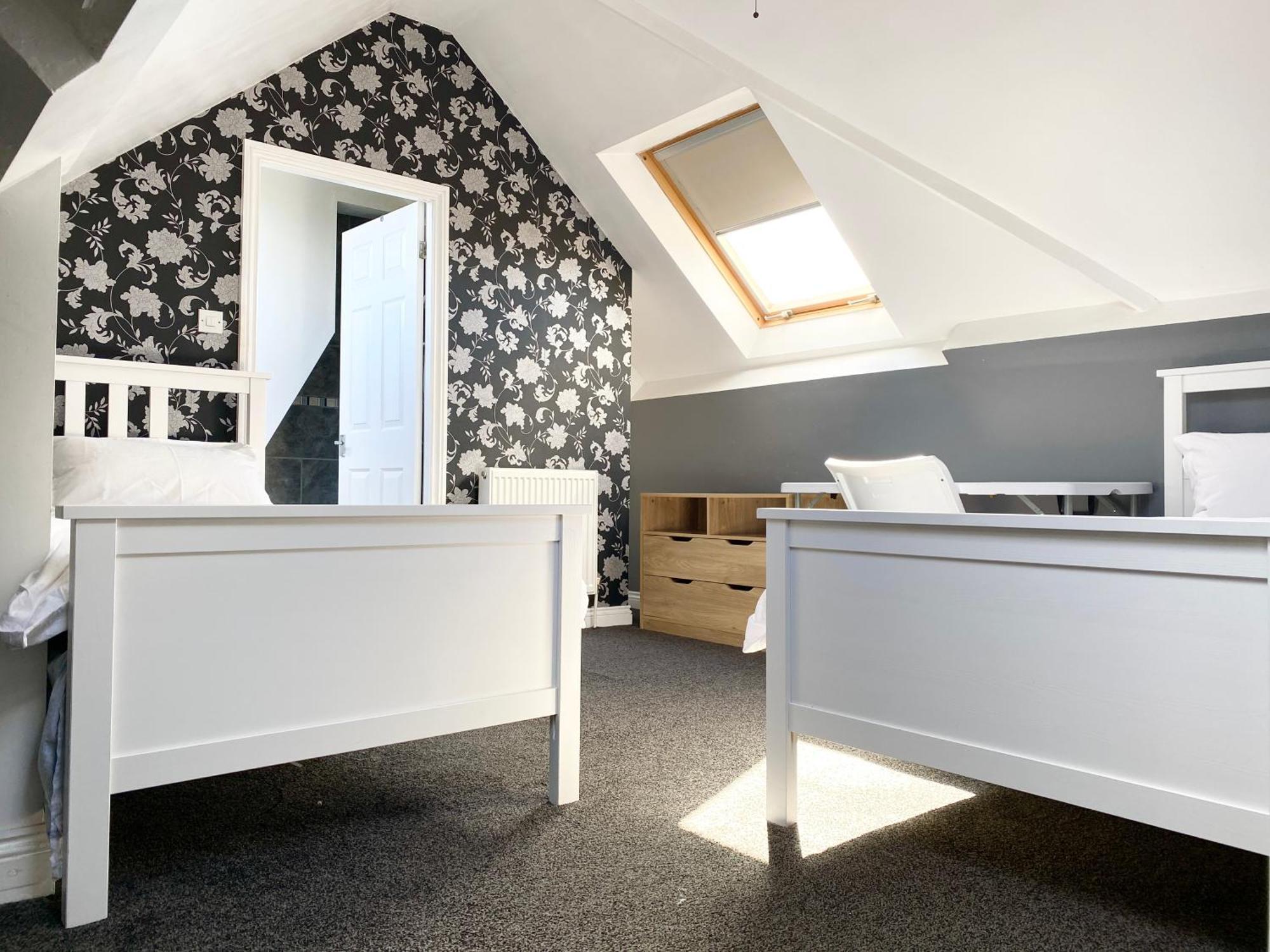 Holiday home Spacious Five-bedroom House Close To Centre - Orchid House *