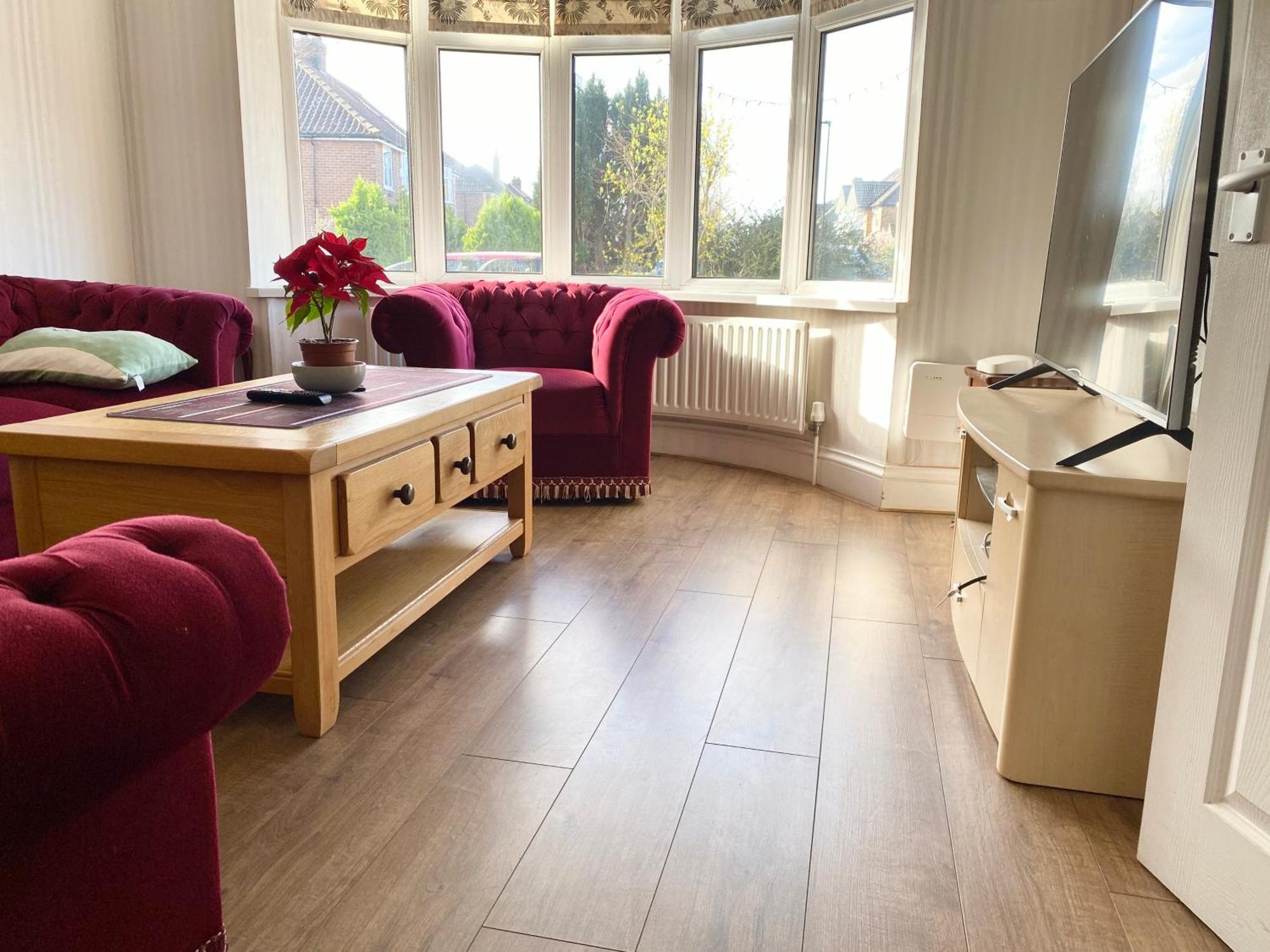 Spacious Five-bedroom House Close To Centre - Orchid House *