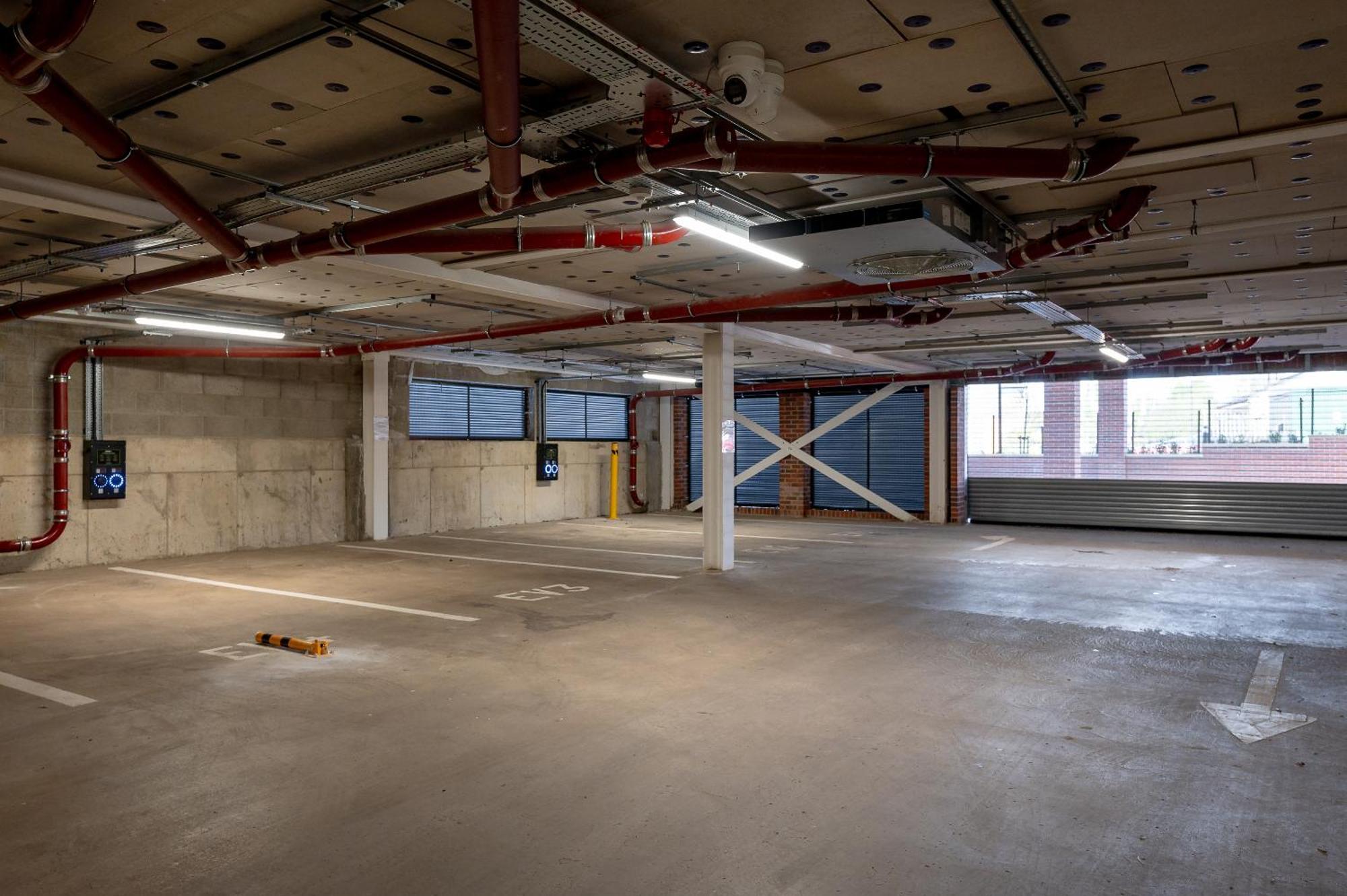 No 26 With Secure Free Parking Apartment York