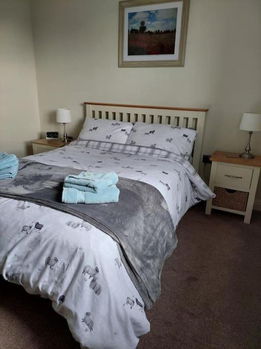 Decca Is Cheerful One Bedroom