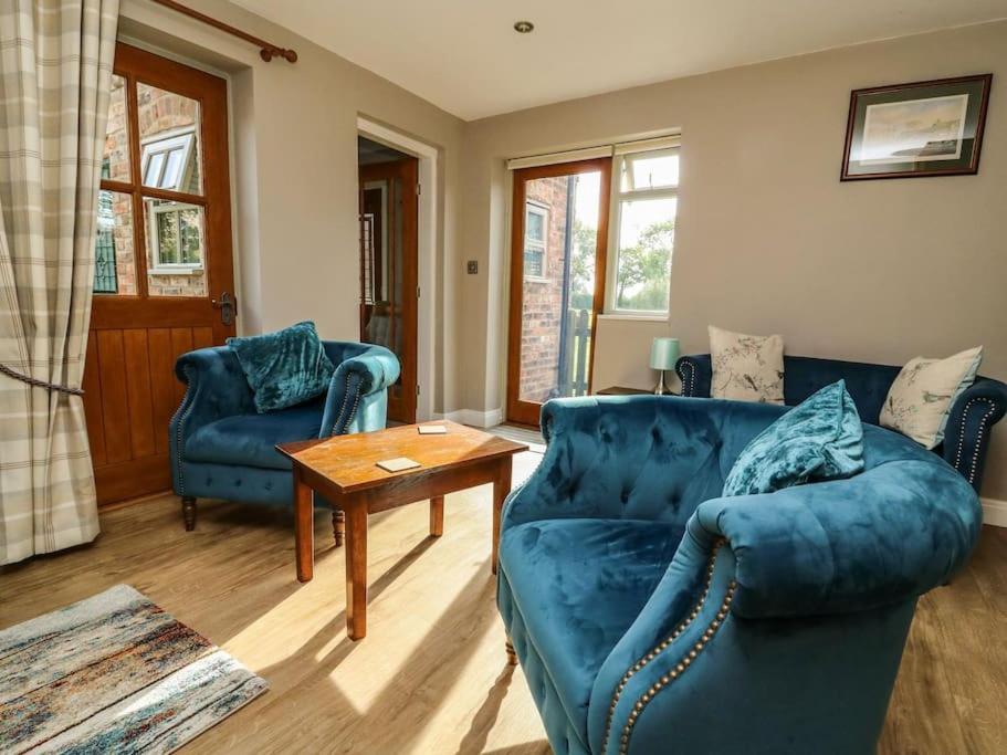 Decca Is Cheerful One Bedroom *