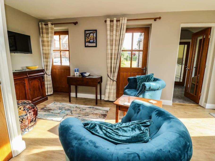 Decca Is Cheerful One Bedroom *