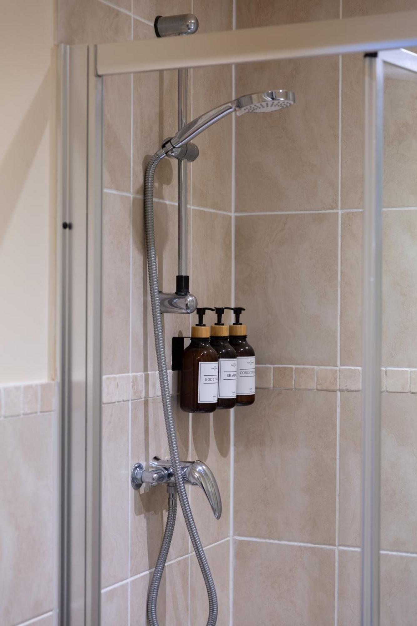 Bootham Court Grade Ii Duplex With Free Parking & Wi-fi - Sleeps 2-6 People Apartment *