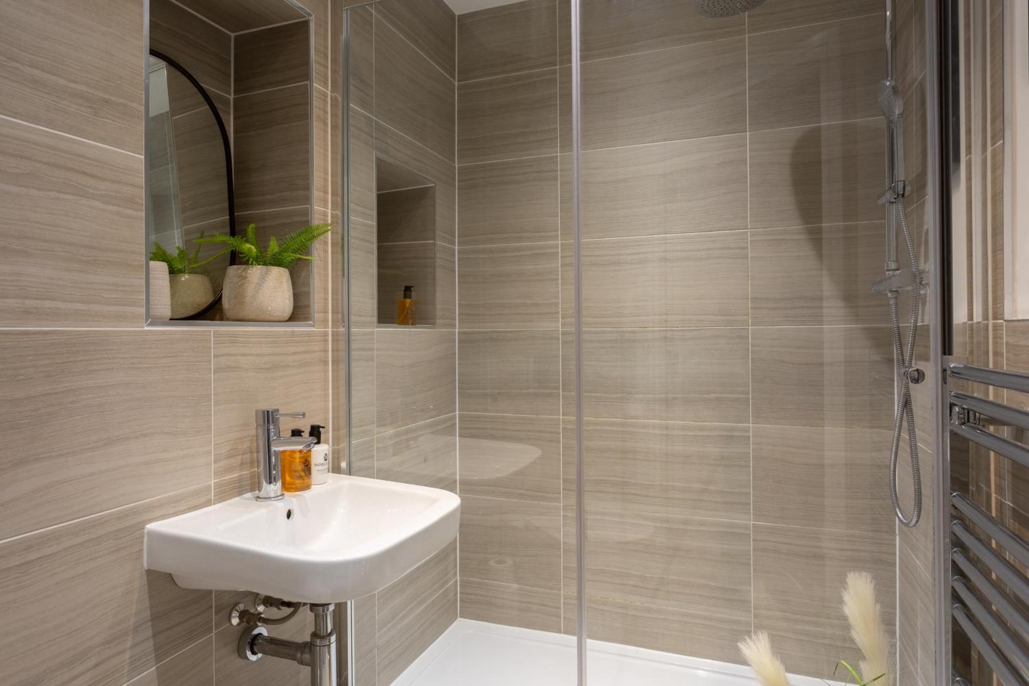 Apartment London Mews, Modern - Sleeps 4 *