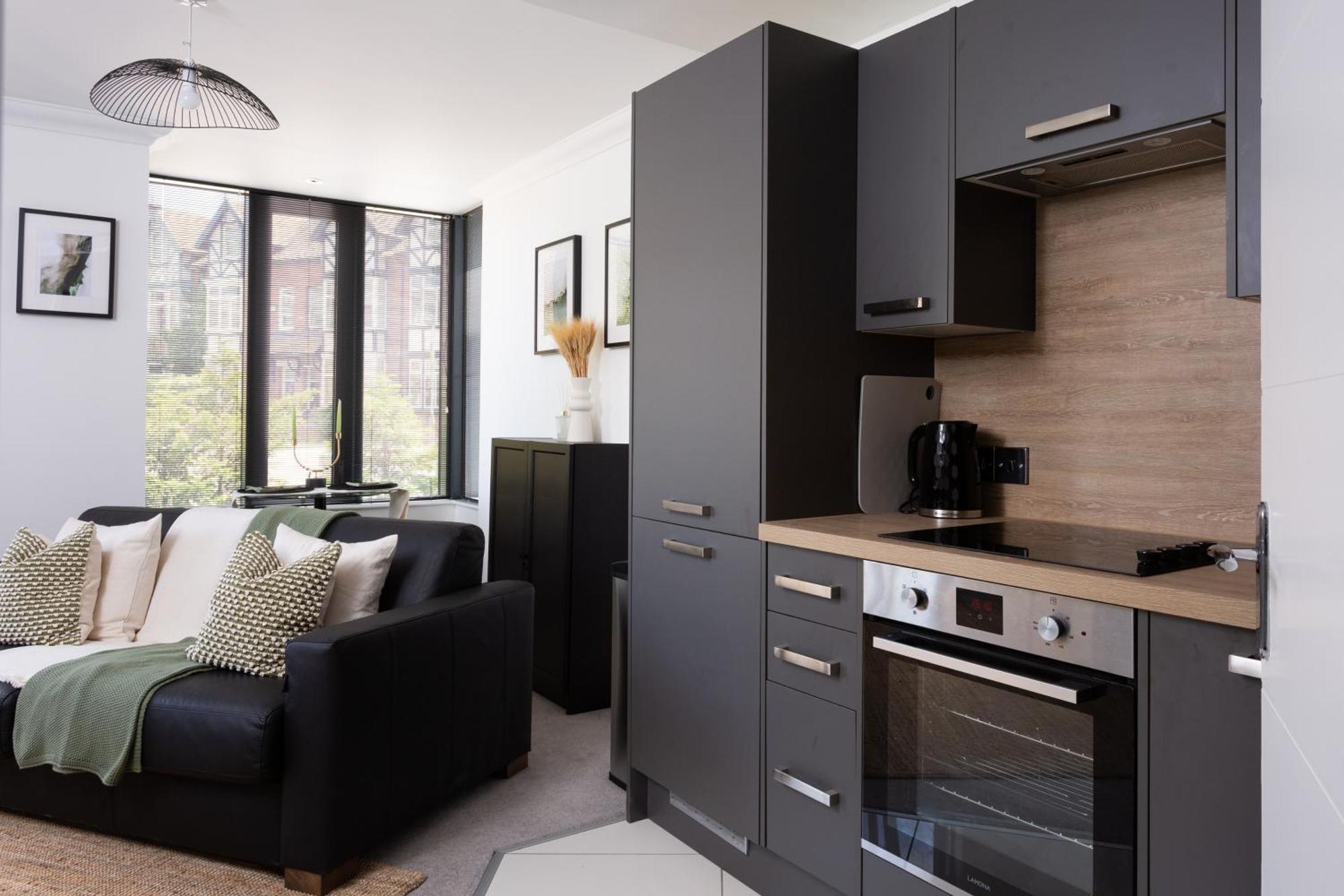 London Mews, Modern - Sleeps 4 * York