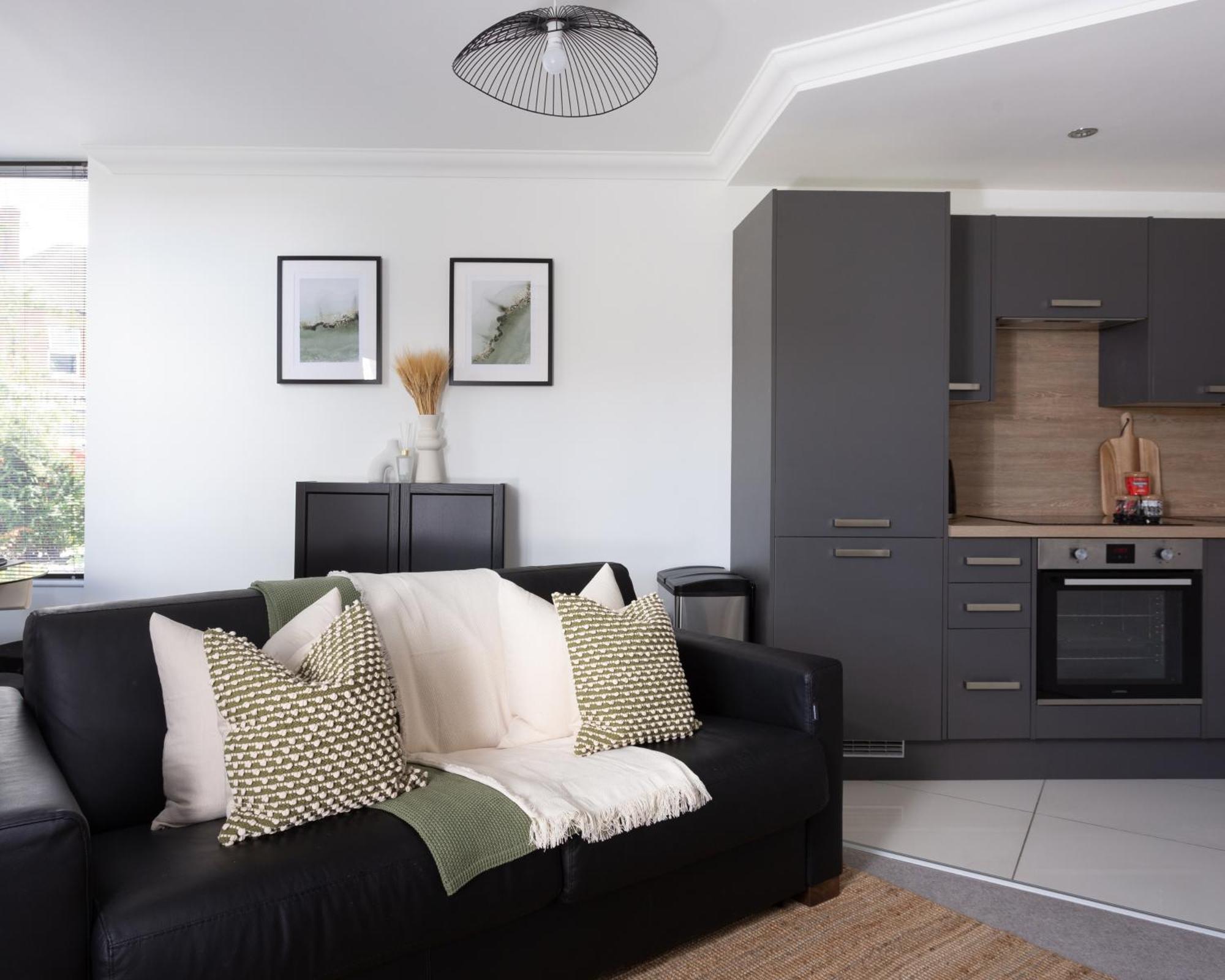 London Mews, Modern - Sleeps 4