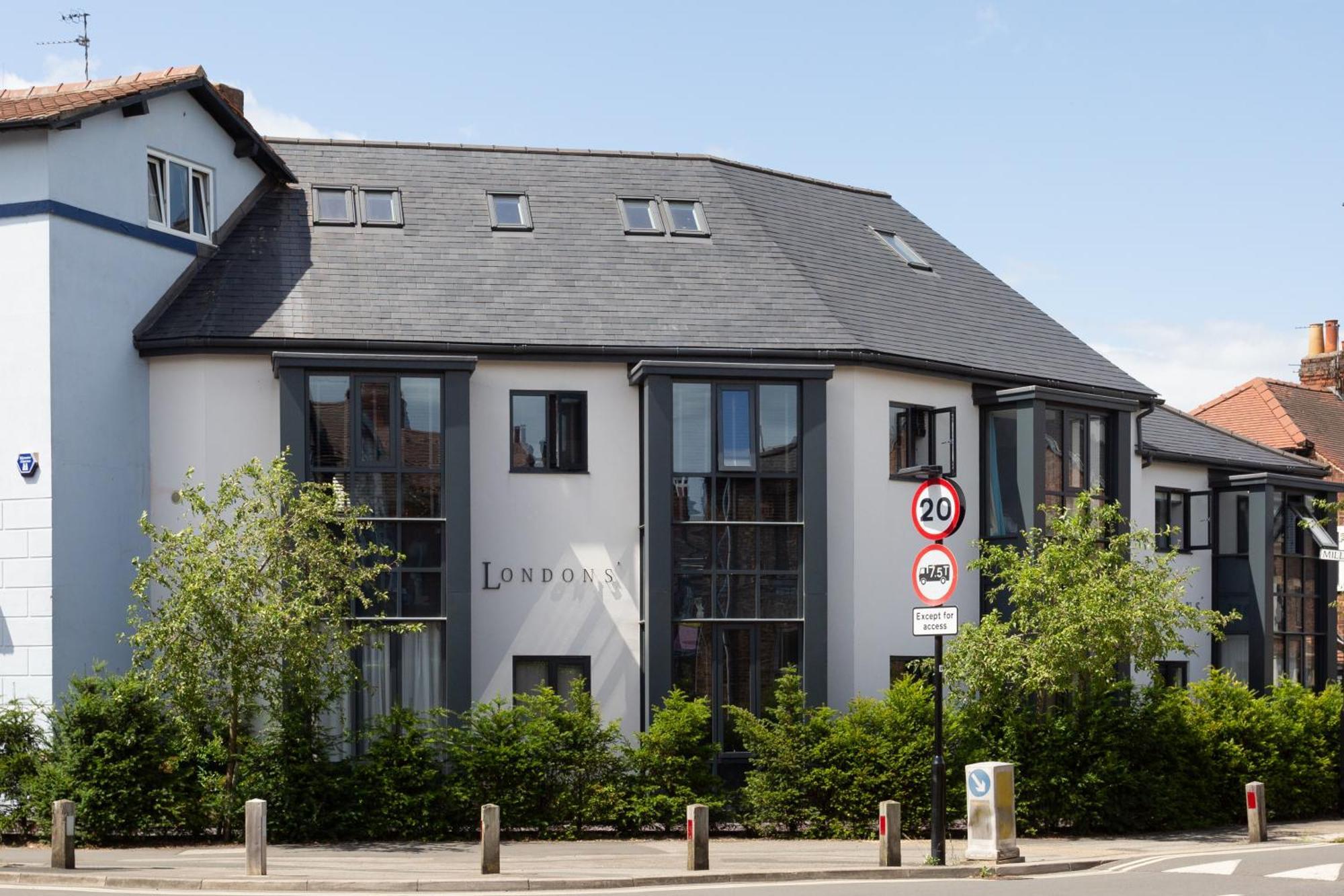 London Mews, Modern - Sleeps 4 York