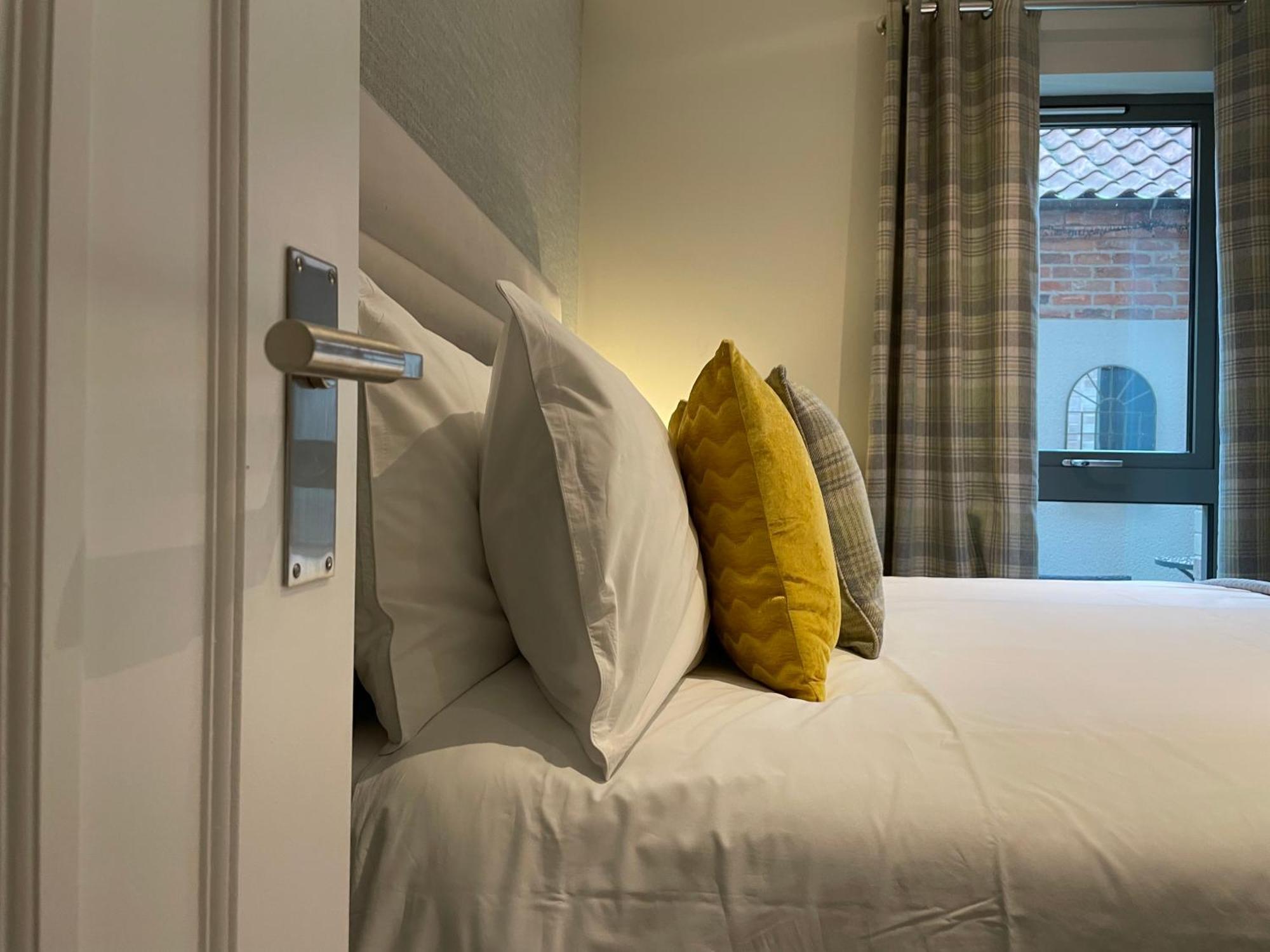 Apartment Staycation With Free Parking *