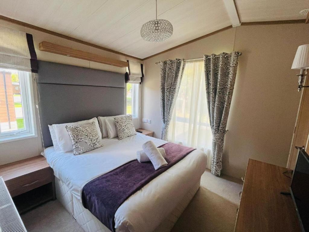 Bakers With Hot Tub Holiday home