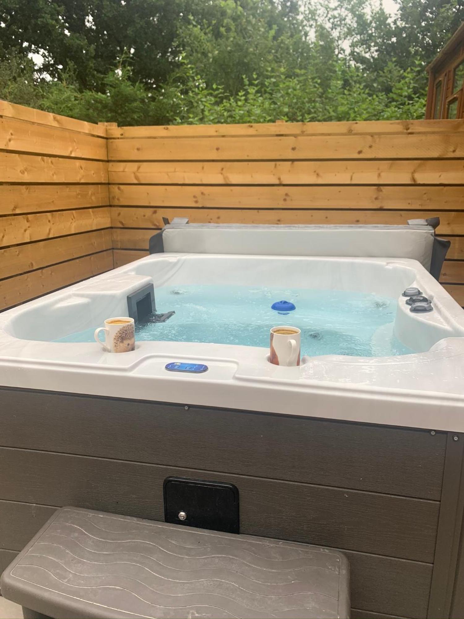 Fox At Owlet Hideaway - With Hot Tub, Near * York